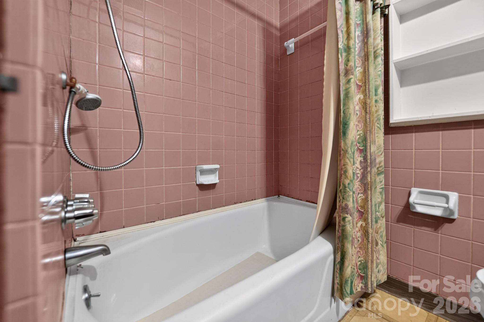 2578 Simpson Road Property Photo 4