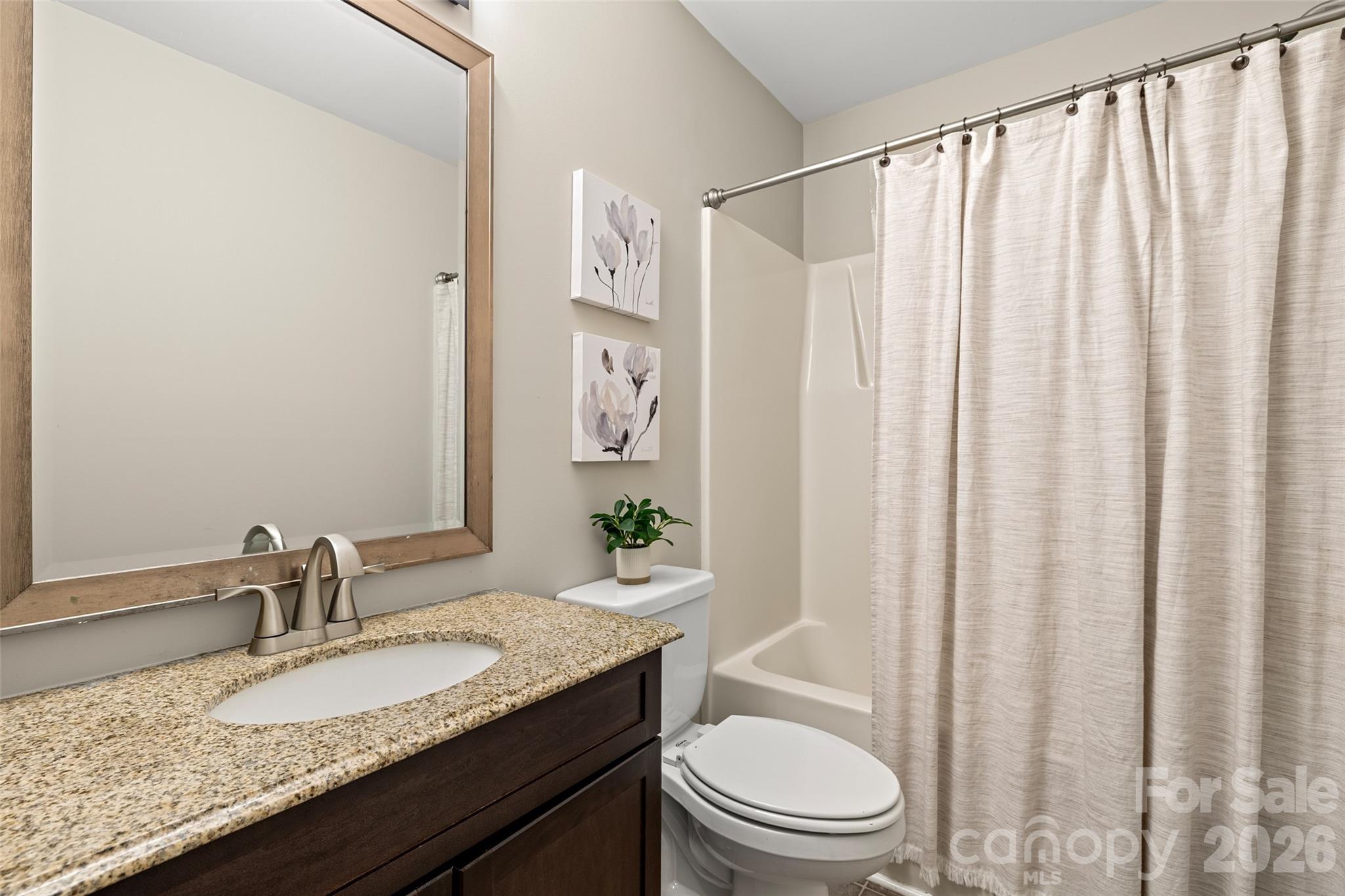 213 Planters Row Road Property Photo 5