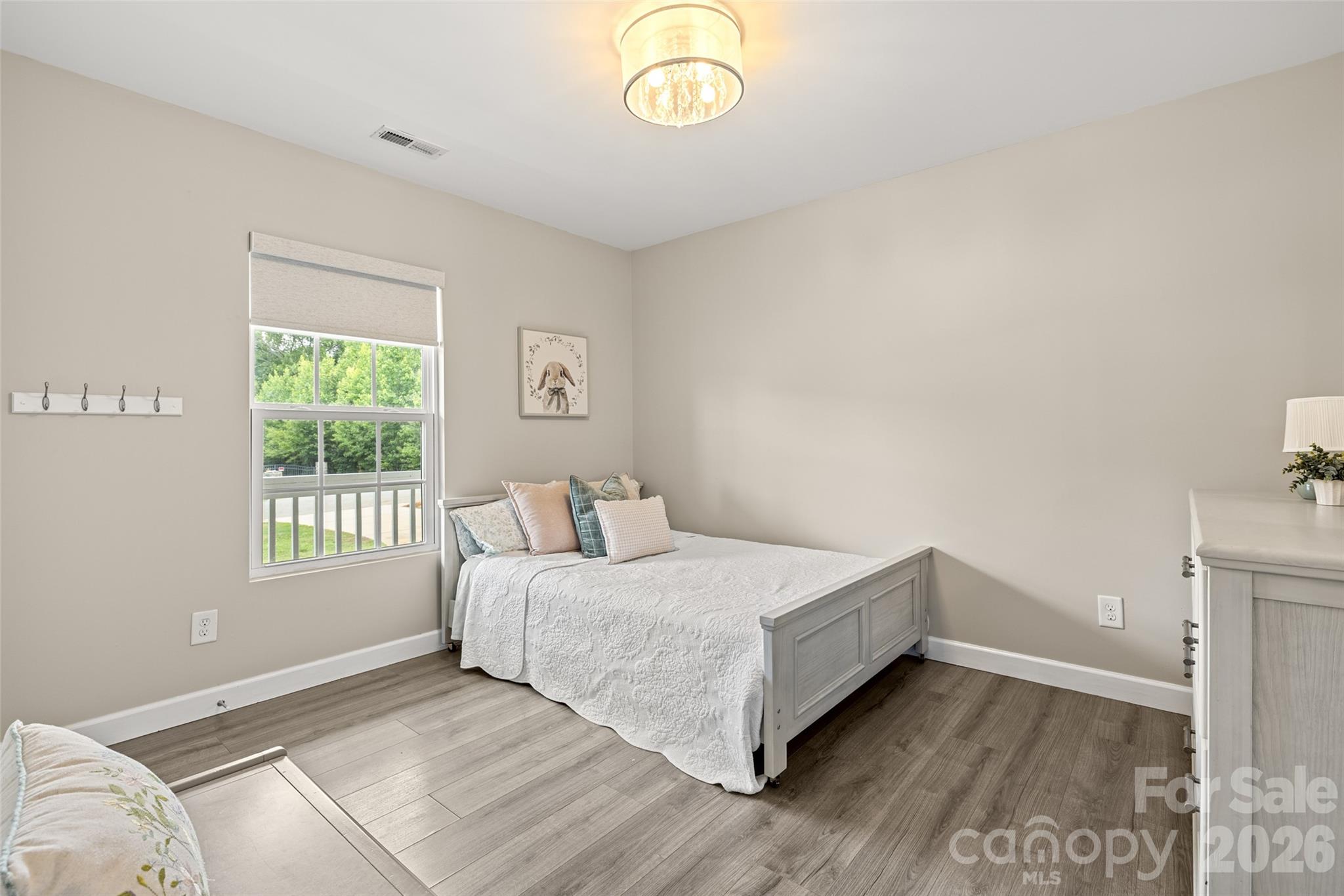 213 Planters Row Road Property Photo 6