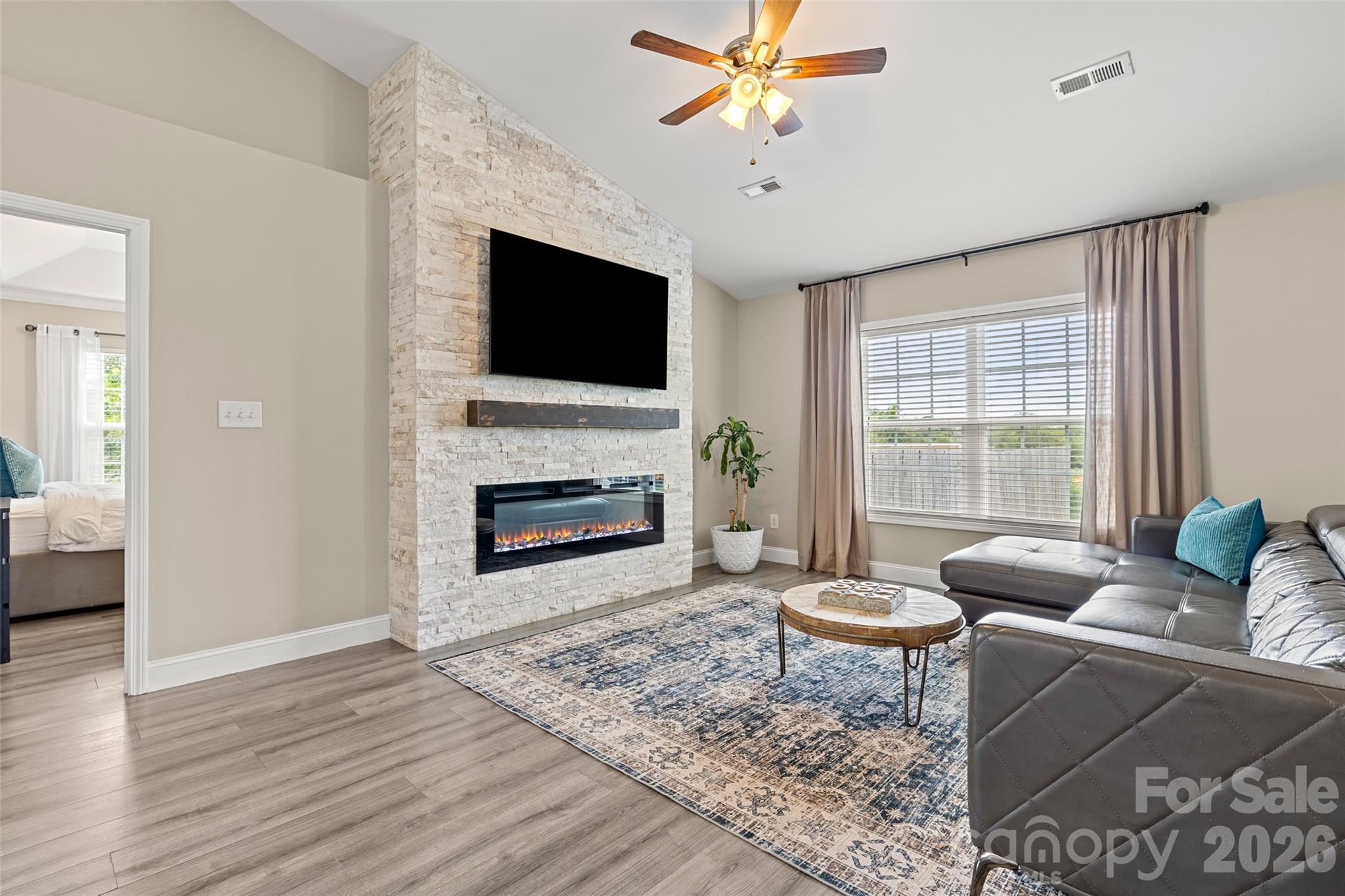 213 Planters Row Road Property Photo 7