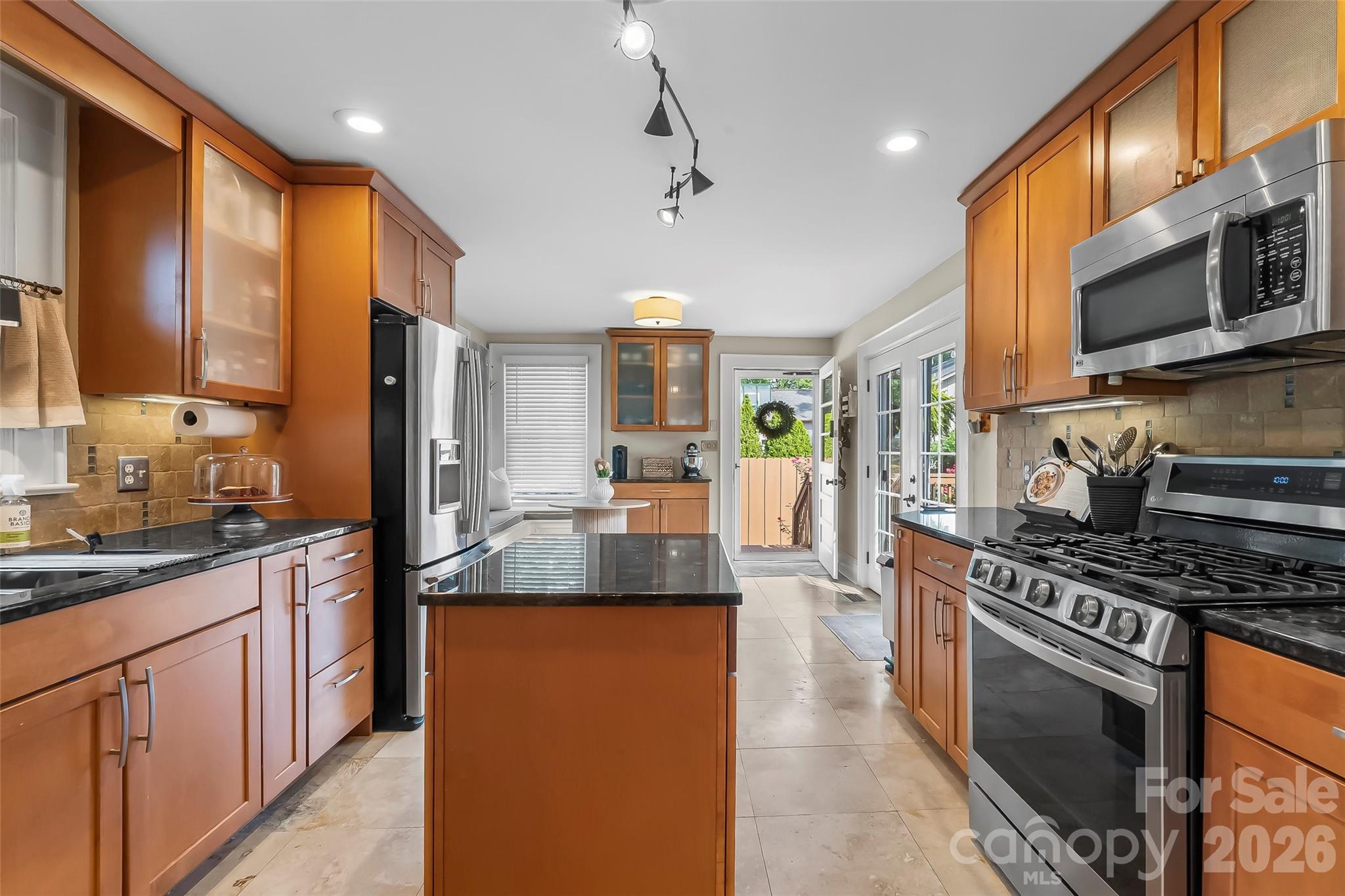 1026 14th Avenue Drive Property Photo 3