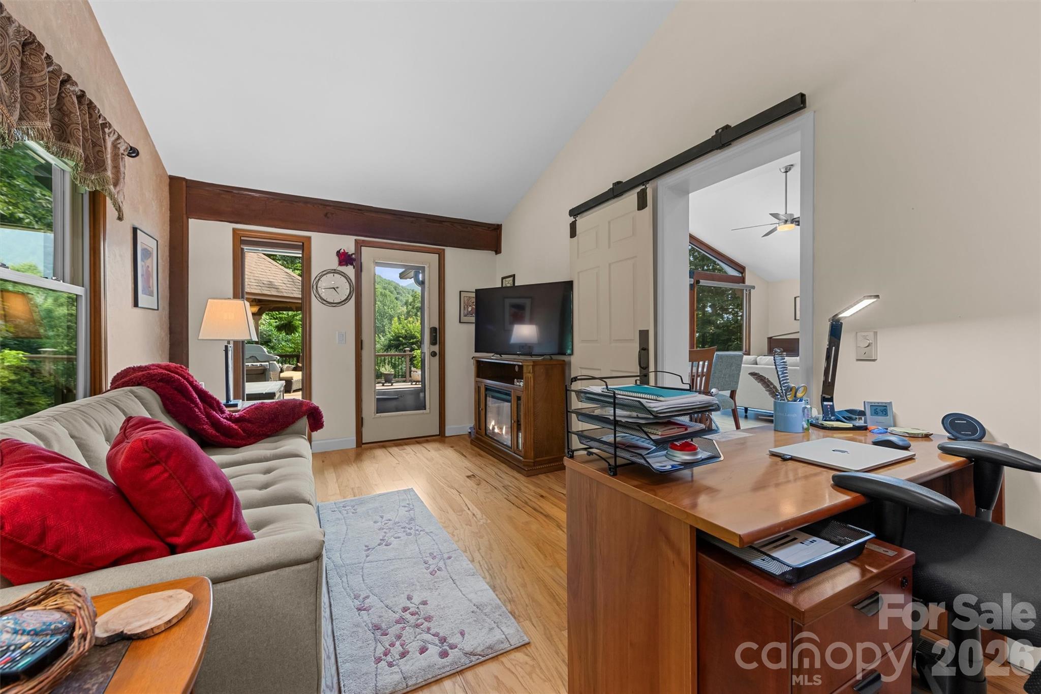4 Timbersong Drive Property Photo 16