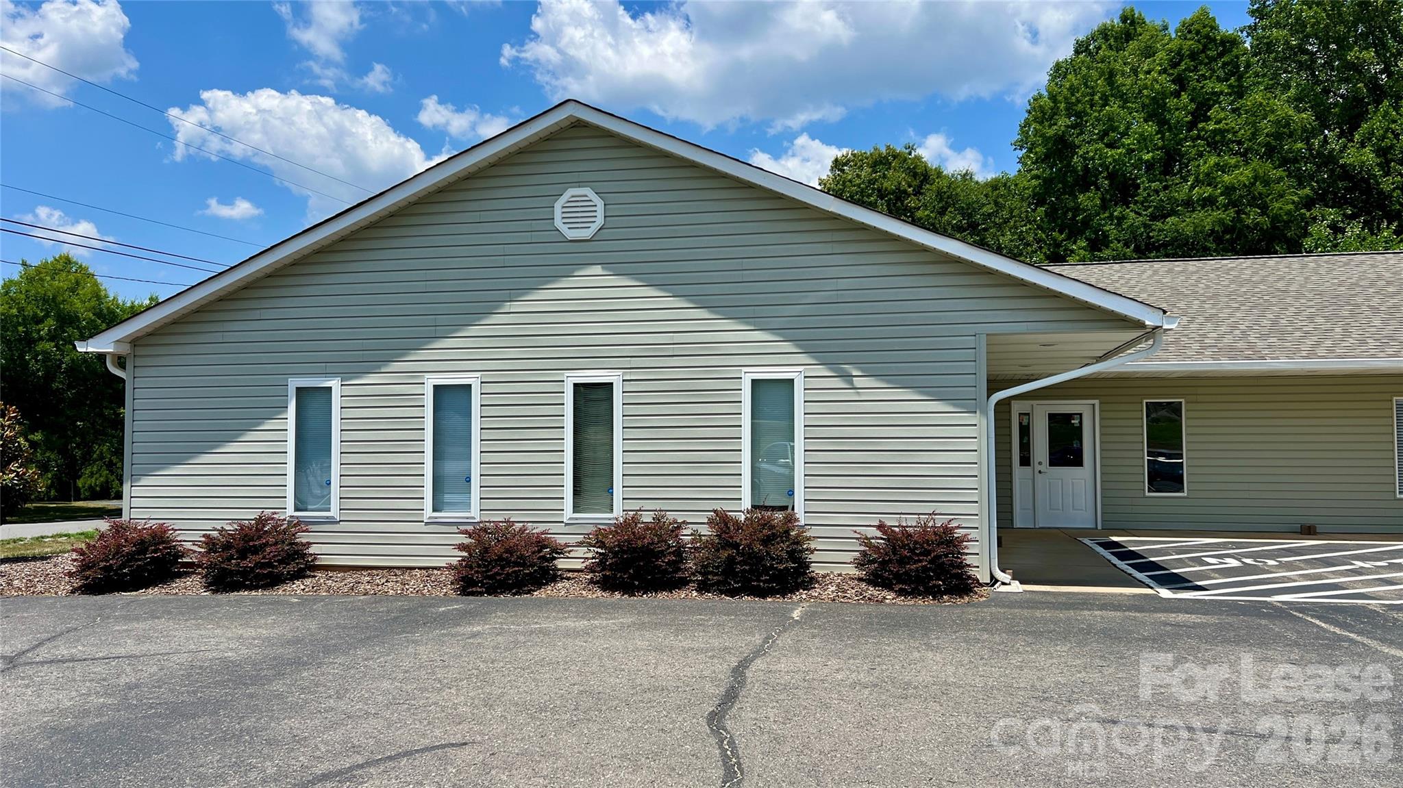 425 Cherryville Road Suite A Property Photo 1