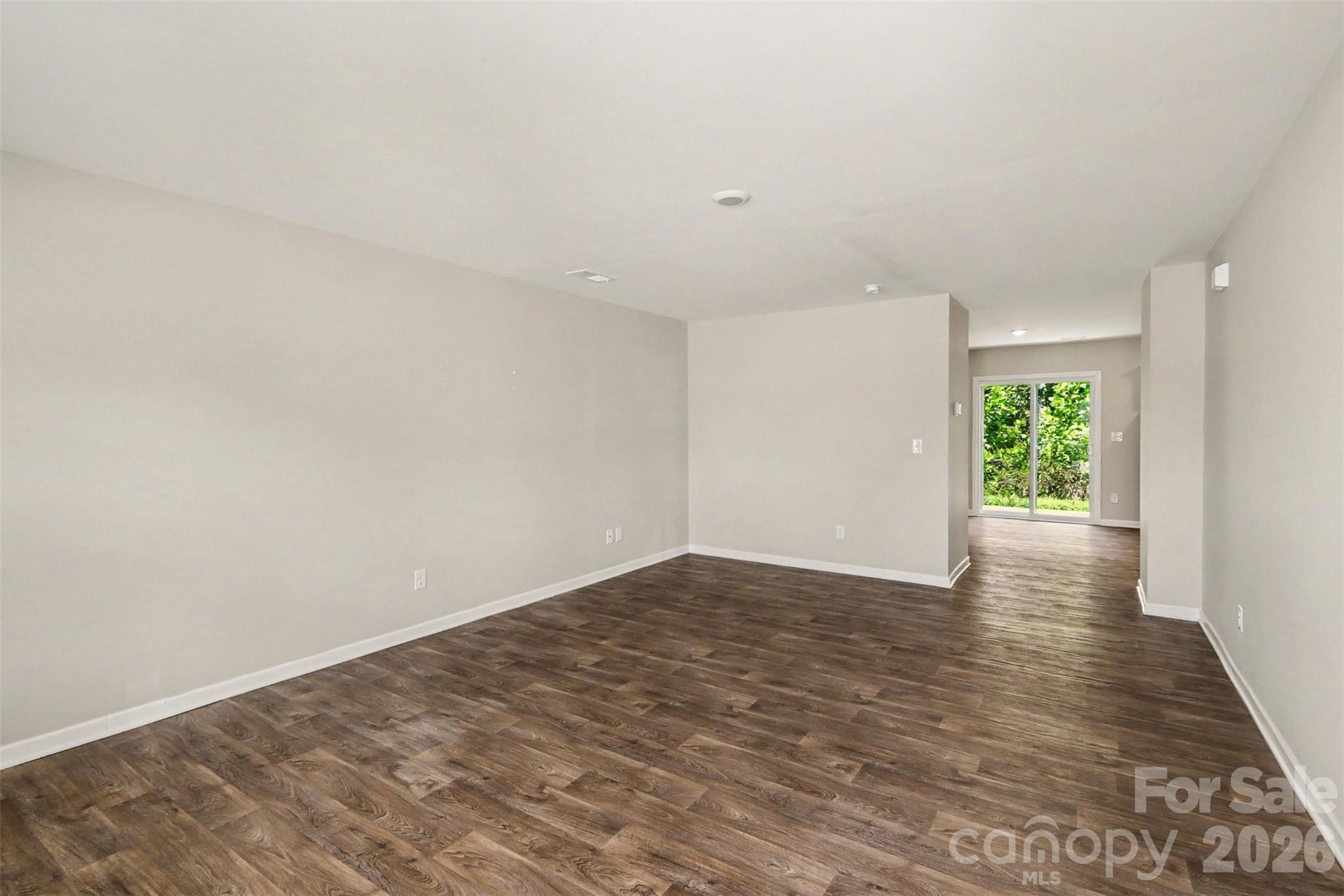 310 Kingsford Drive Property Photo 7