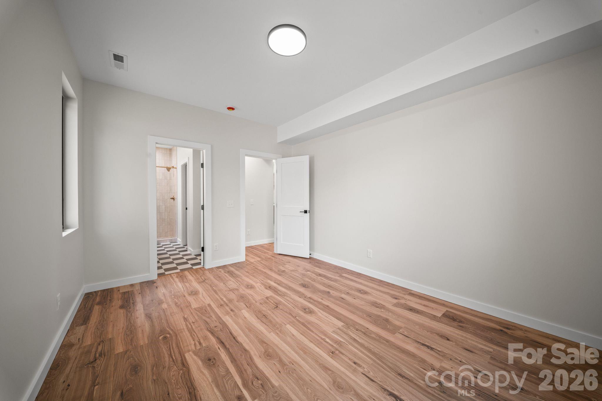 6 Sandhurst Drive Property Photo 9