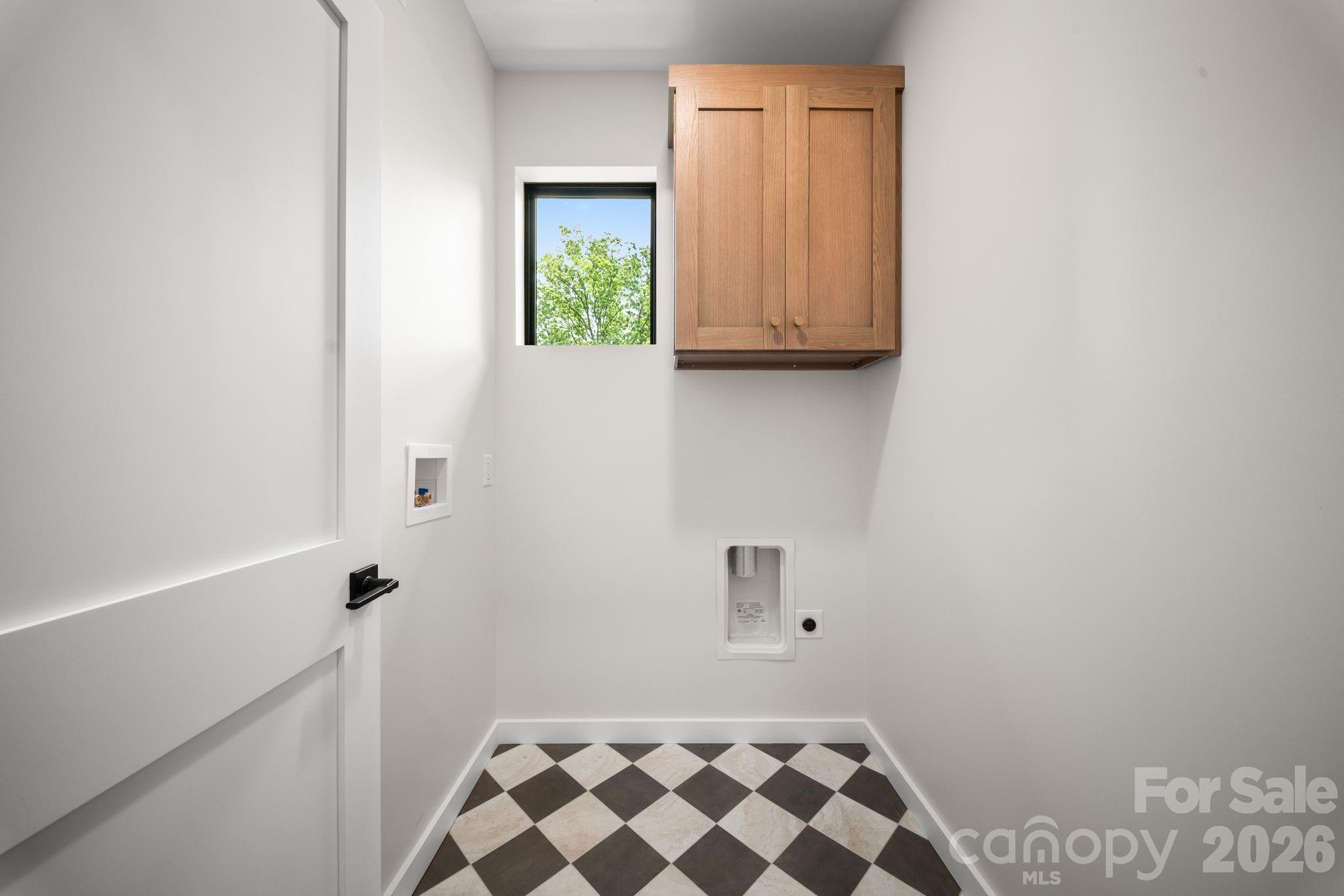 6 Sandhurst Drive Property Photo 16