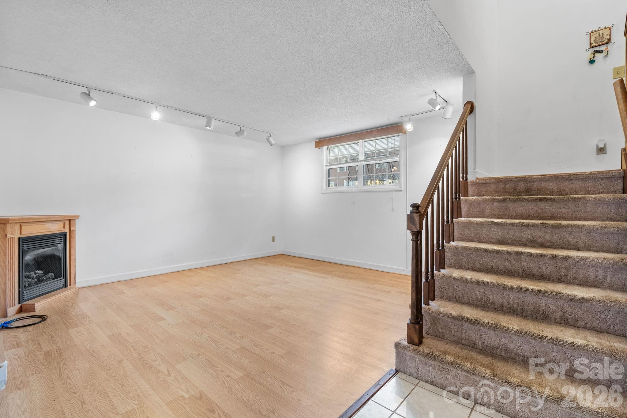 75 Laurelwood Drive 97 Property Photo 3
