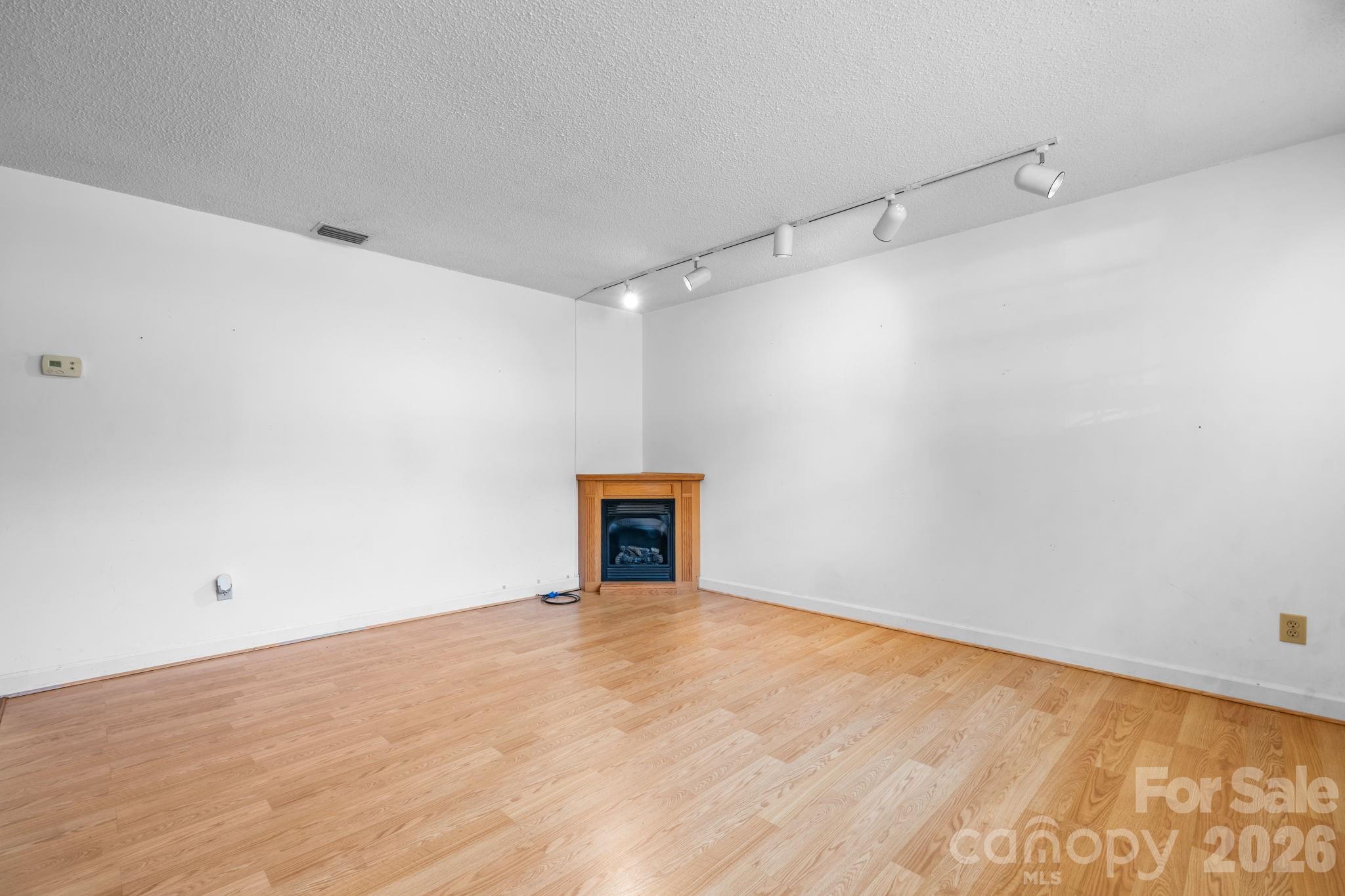75 Laurelwood Drive 97 Property Photo 4