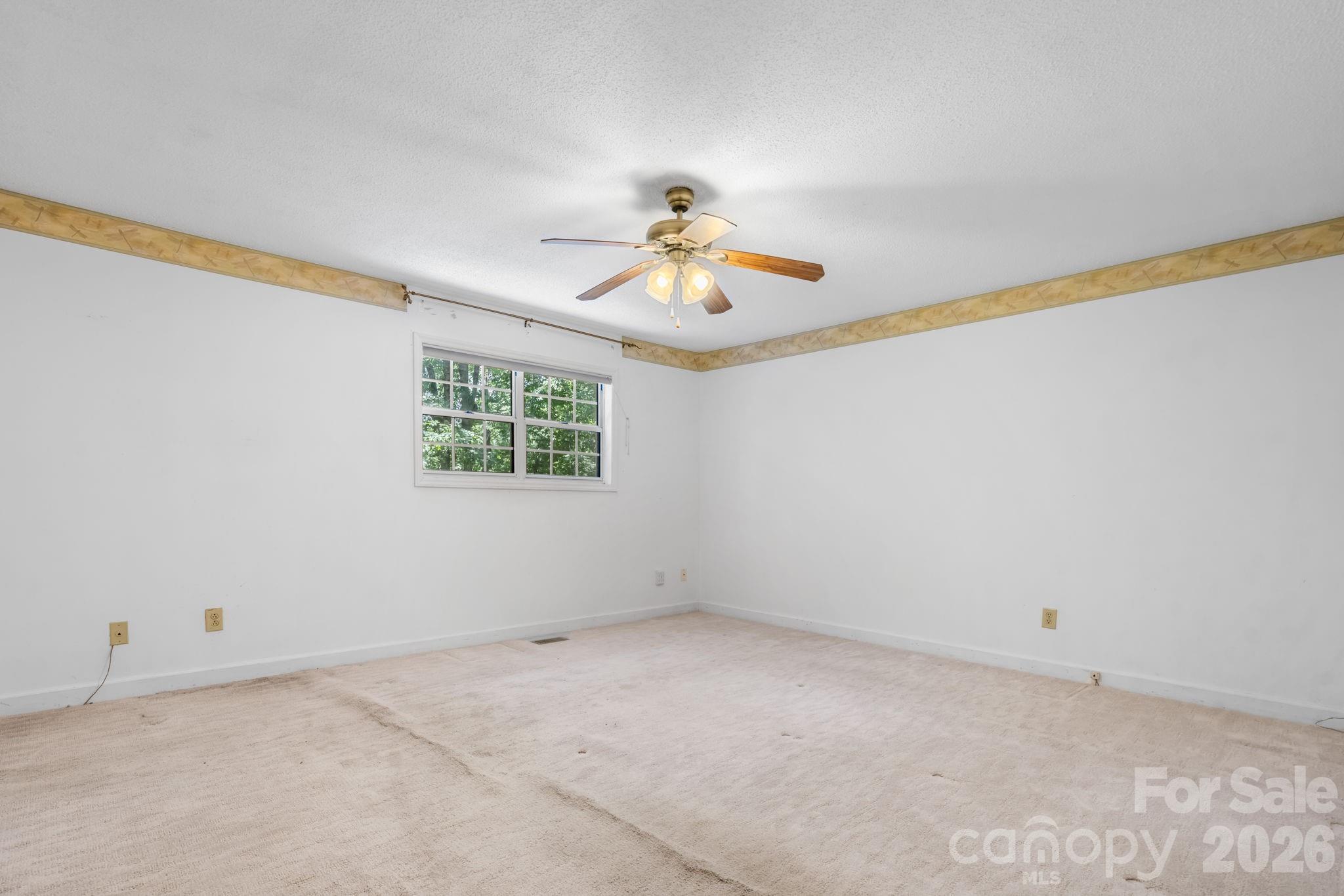 75 Laurelwood Drive 97 Property Photo 12