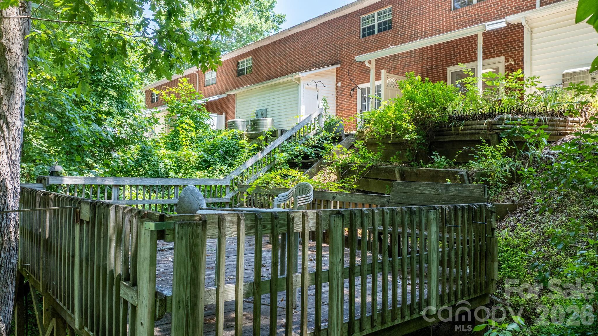 75 Laurelwood Drive 97 Property Photo 20