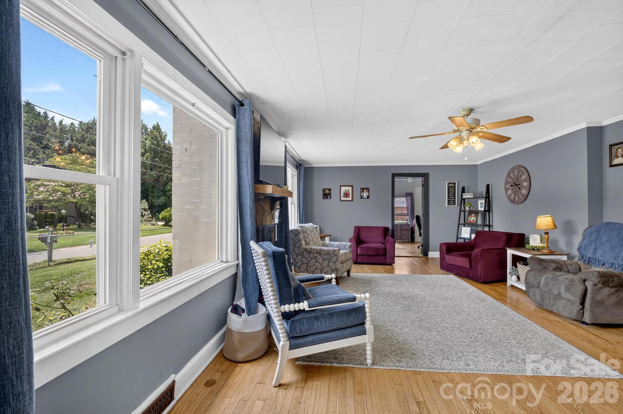 418 Powell Circle Property Photo 6