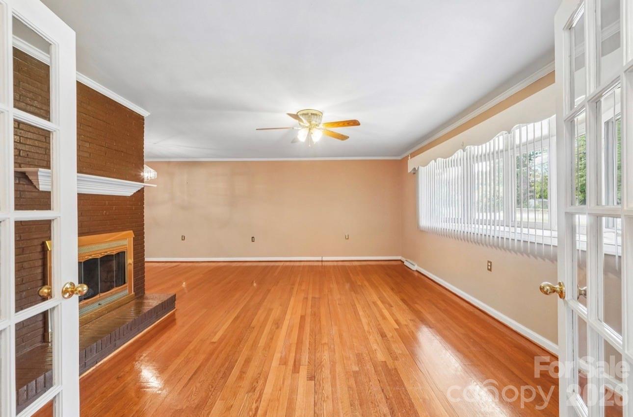 2819 Gardner Park Drive Property Photo 5