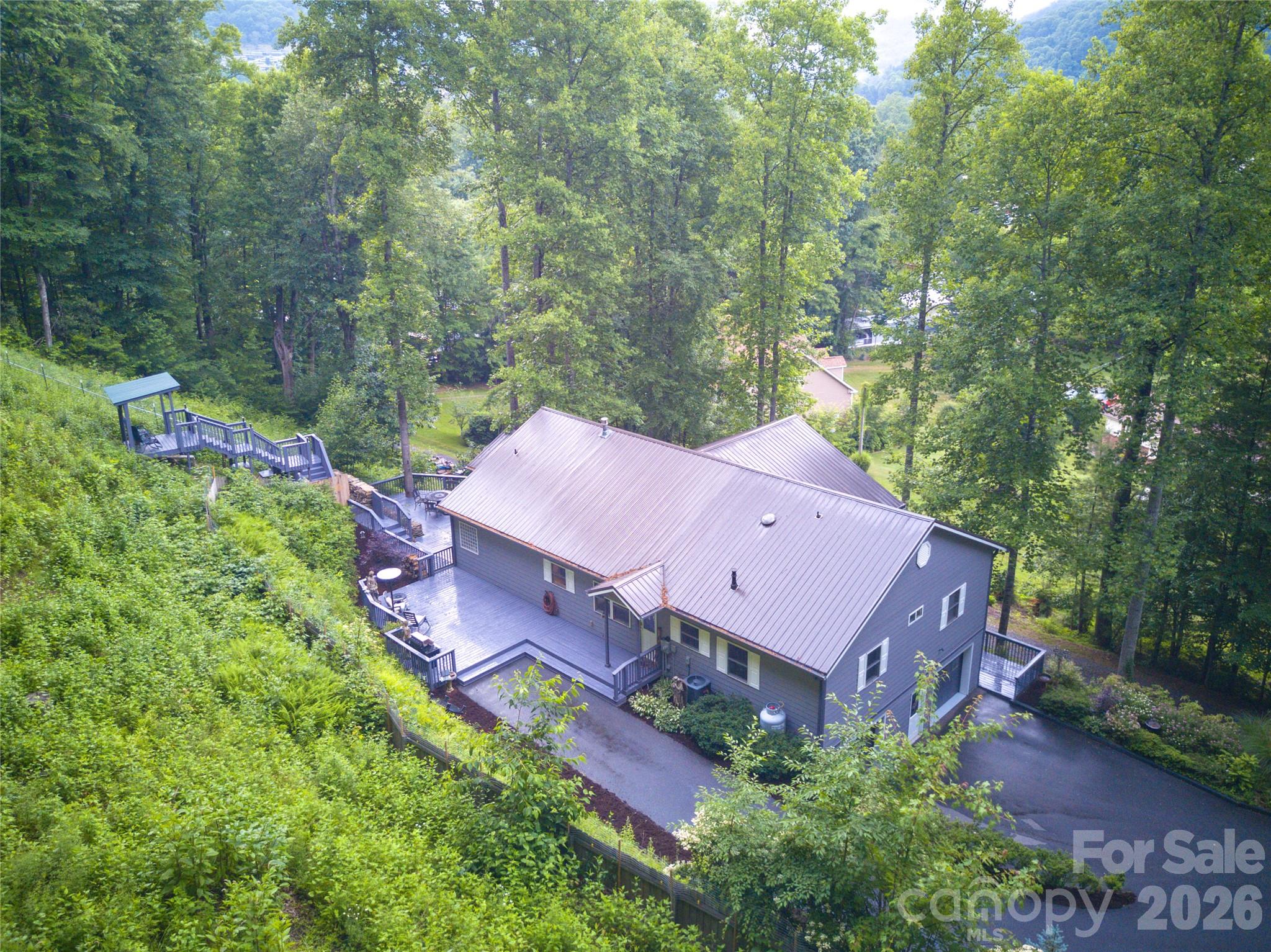 7 Higel Lane Property Photo 4