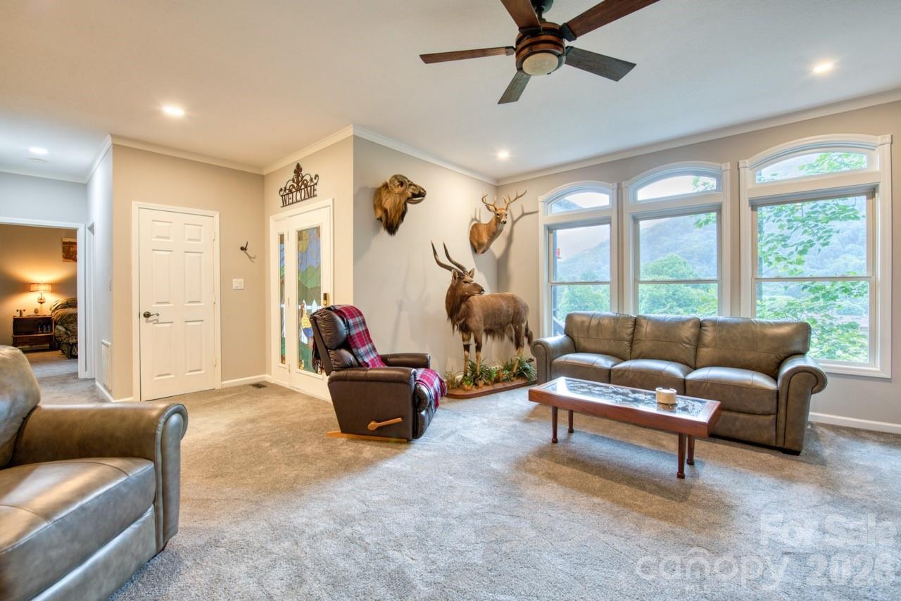 7 Higel Lane Property Photo 13
