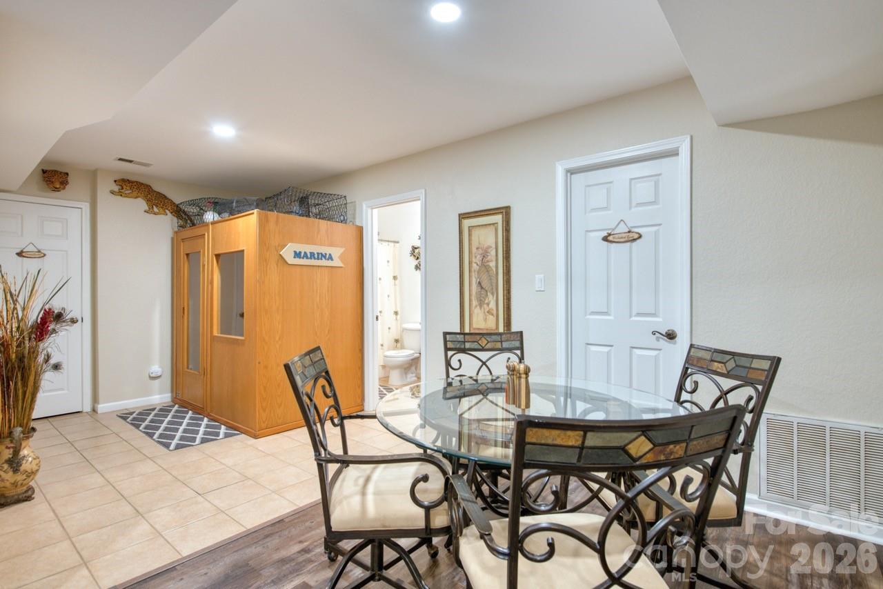 7 Higel Lane Property Photo 28