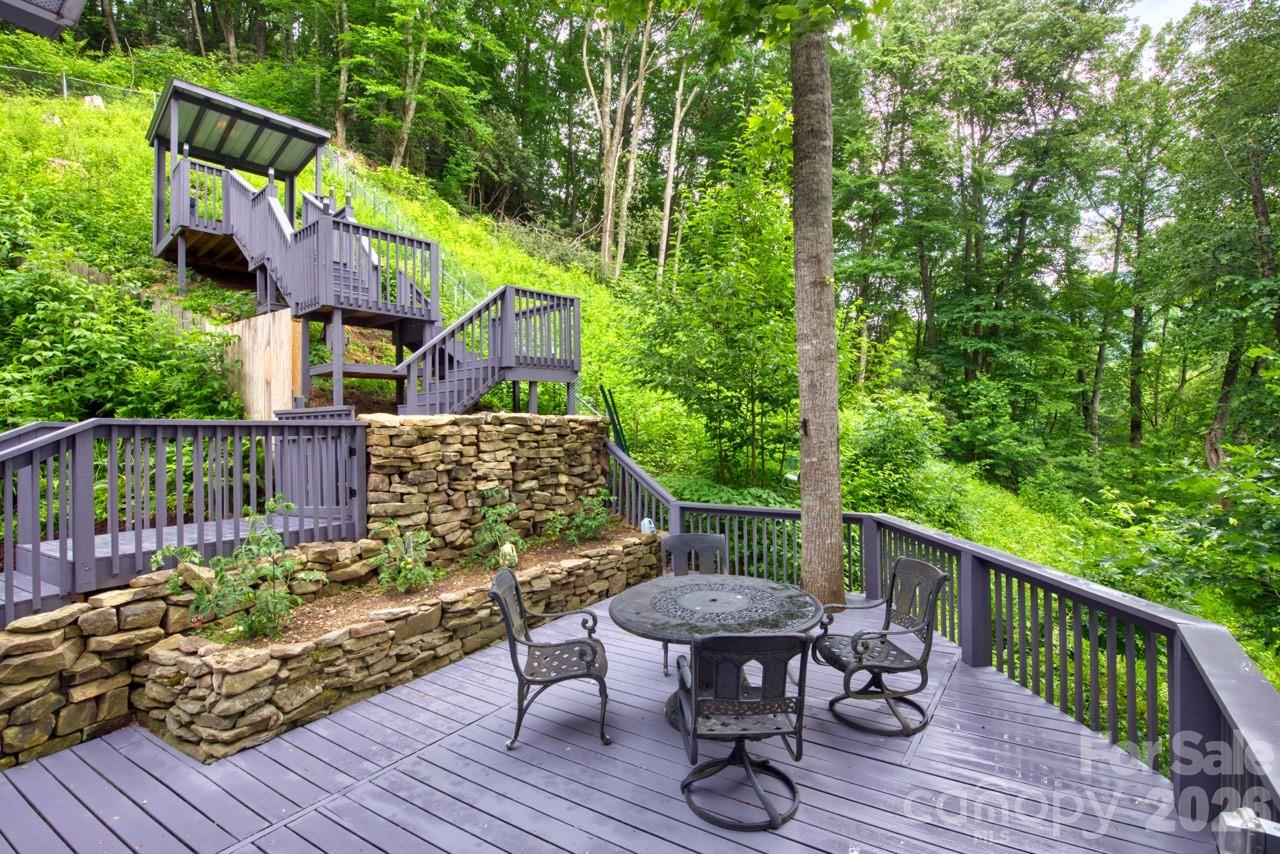 7 Higel Lane Property Photo 35