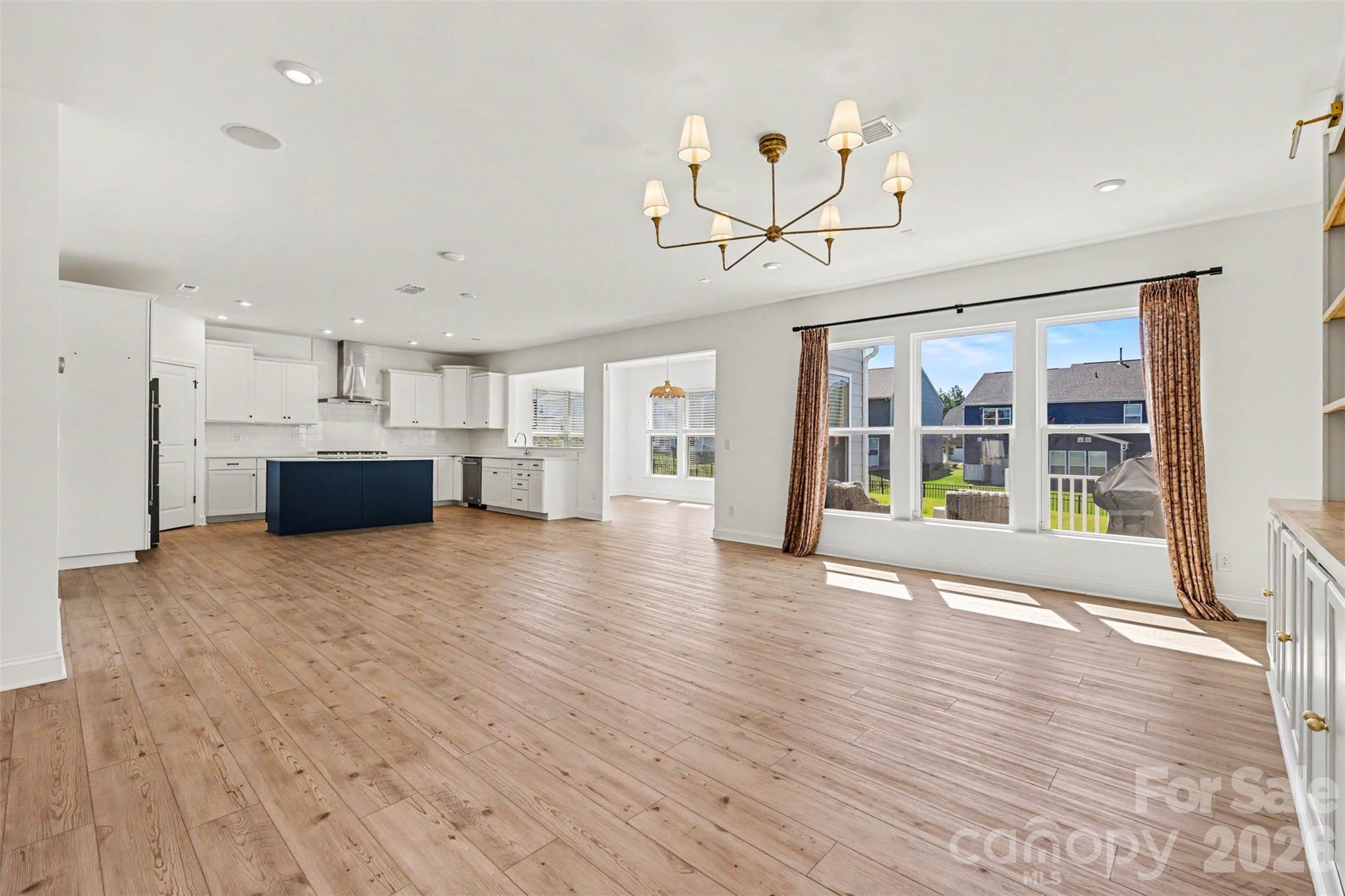 14125 Glaswick Drive Property Photo 3