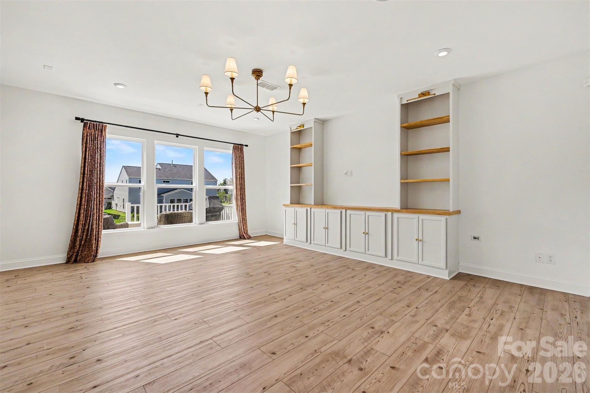 14125 Glaswick Drive Property Photo 4