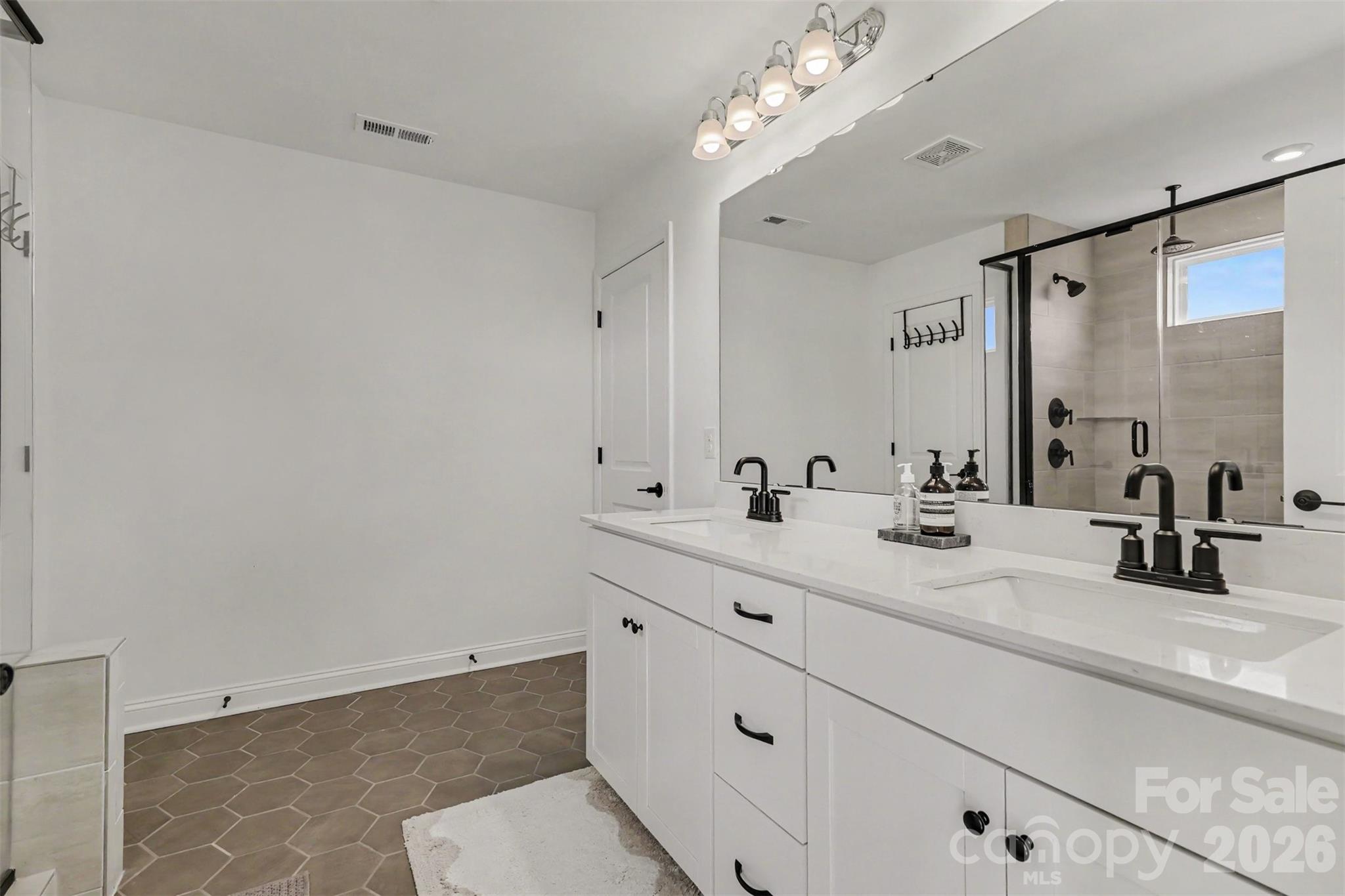 14125 Glaswick Drive Property Photo 10