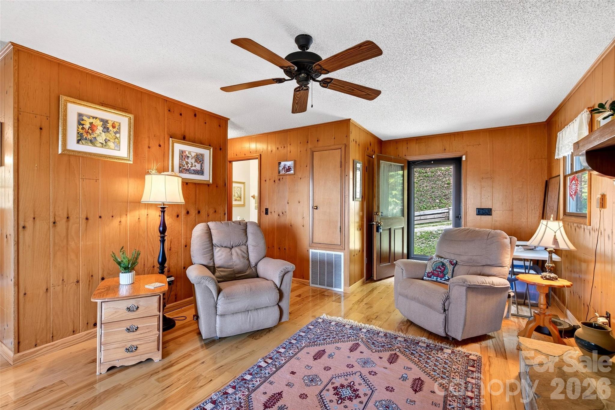 1347 Wipprecht Drive Property Photo 17