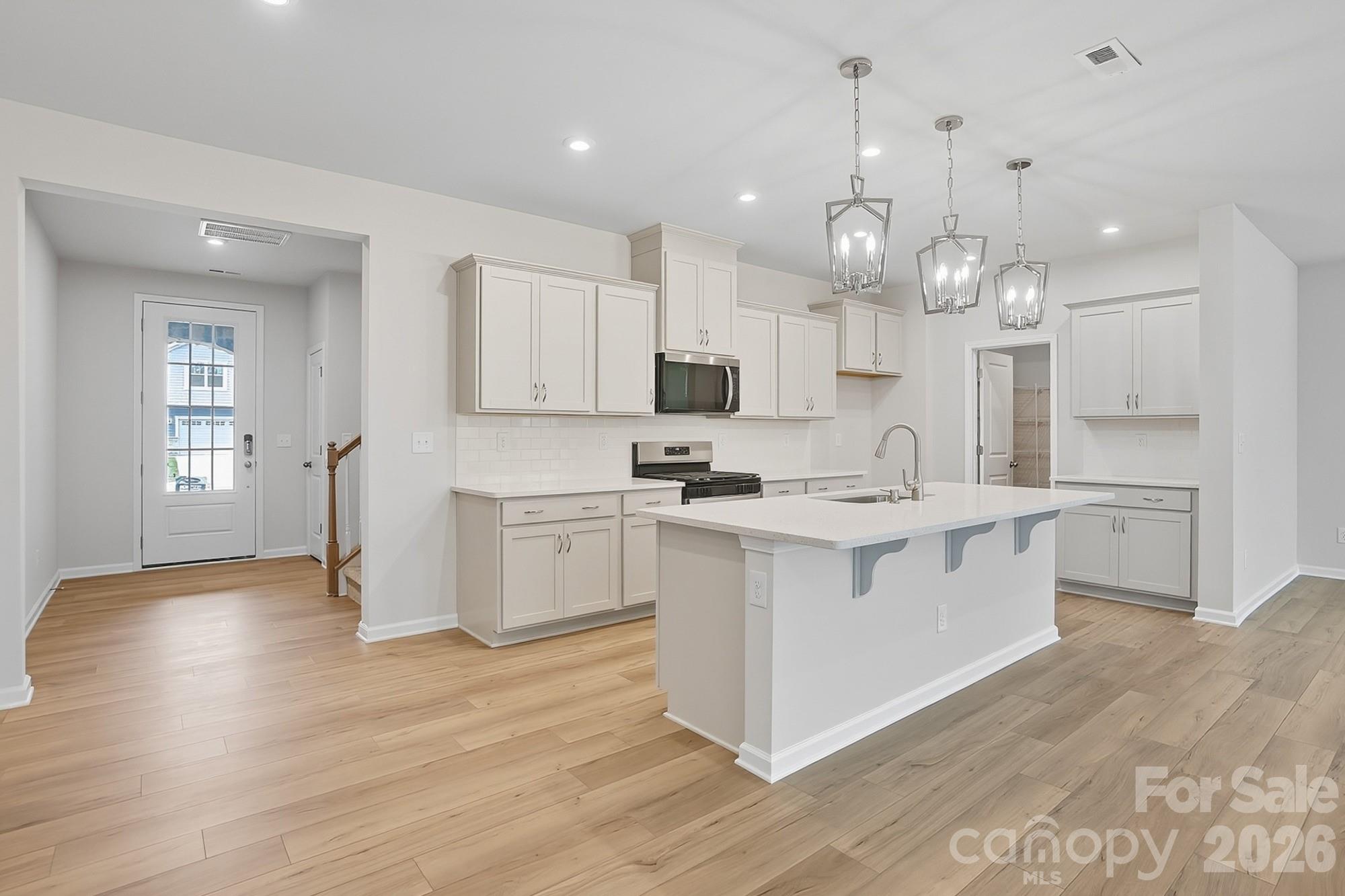 1330 Honey Trail Property Photo 4