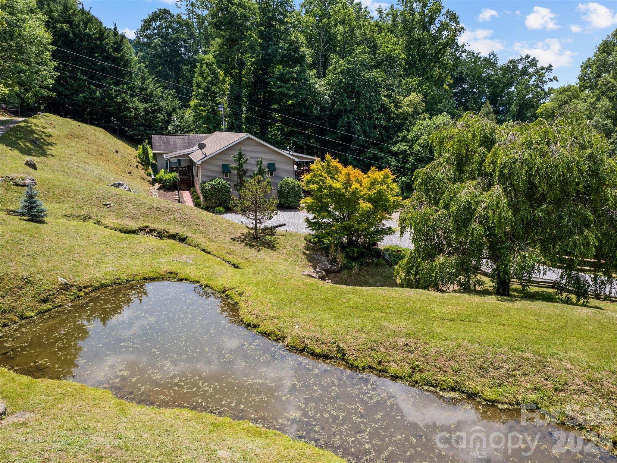 412 Gaddy Heights Property Photo 1