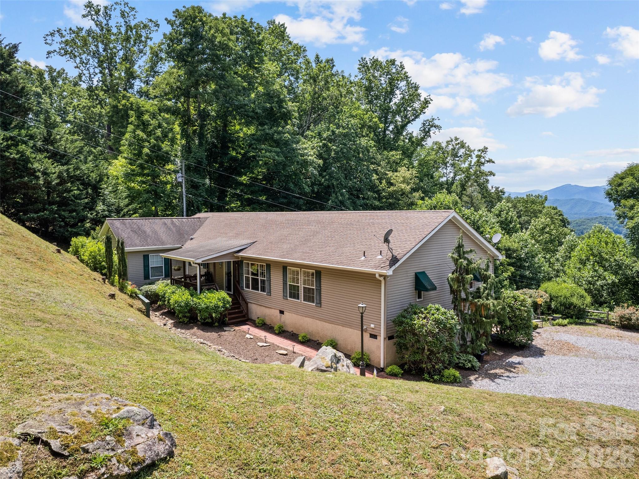 412 Gaddy Heights Property Photo 5