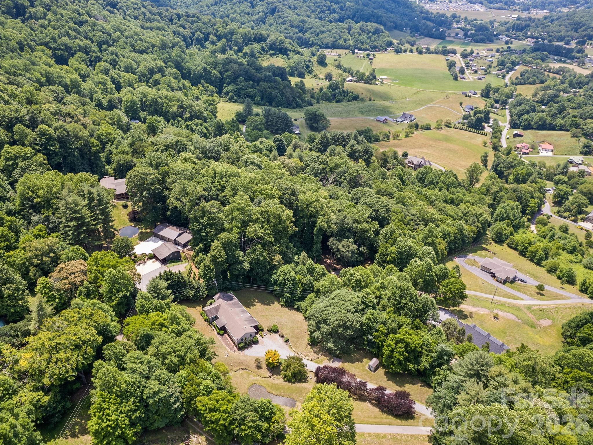 412 Gaddy Heights Property Photo 8