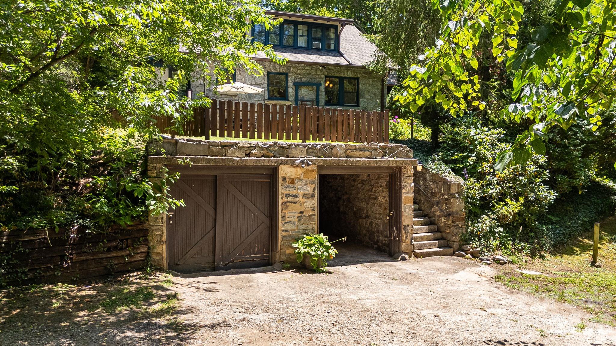 25 Saint Dunstans Circle Property Photo 1