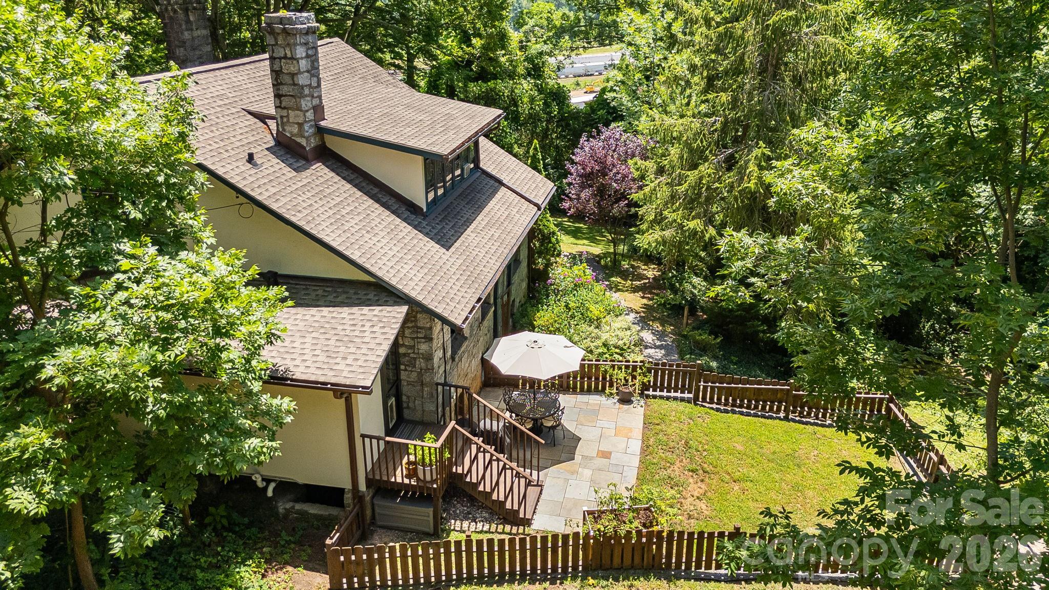 25 Saint Dunstans Circle Property Photo 4