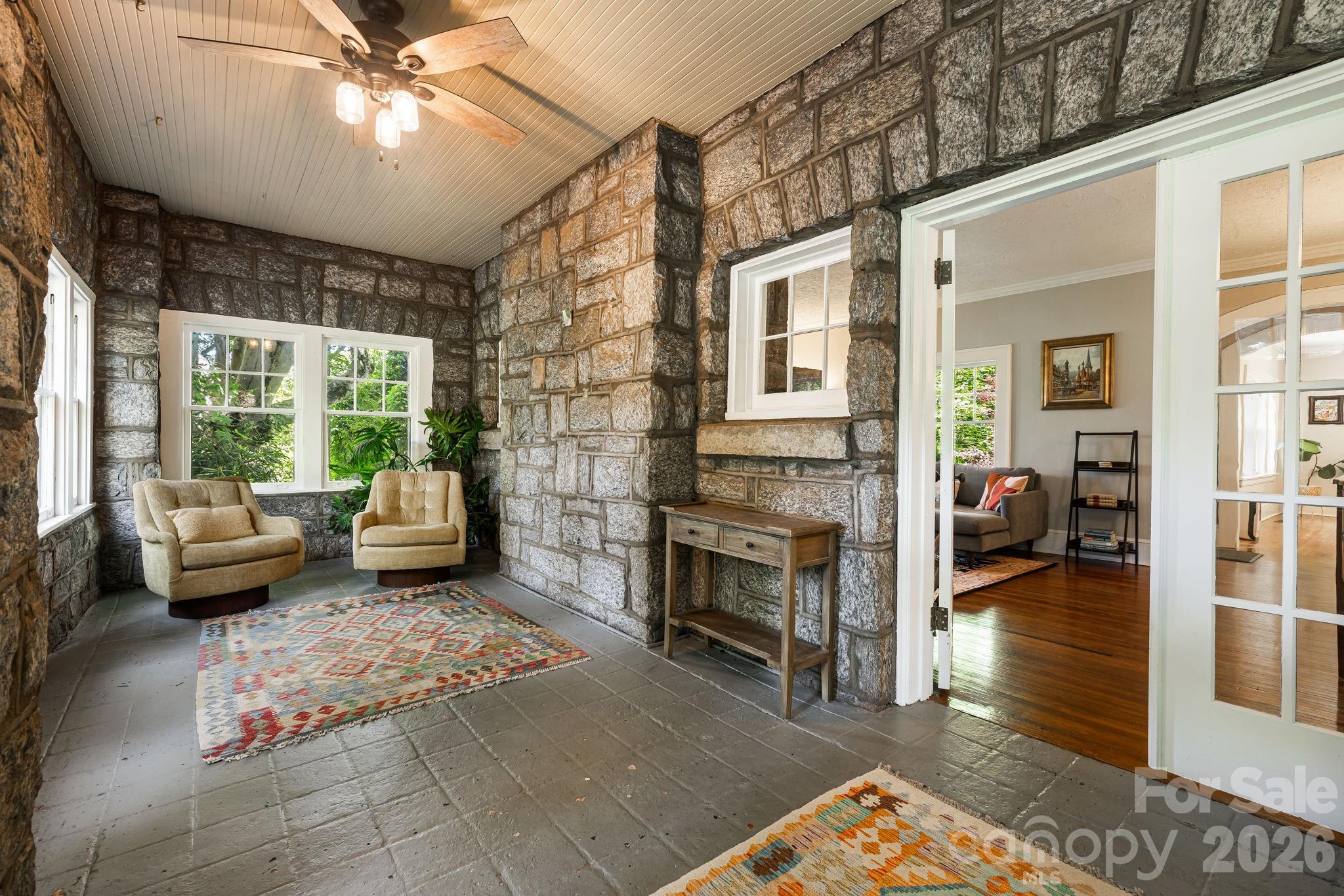 25 Saint Dunstans Circle Property Photo 6