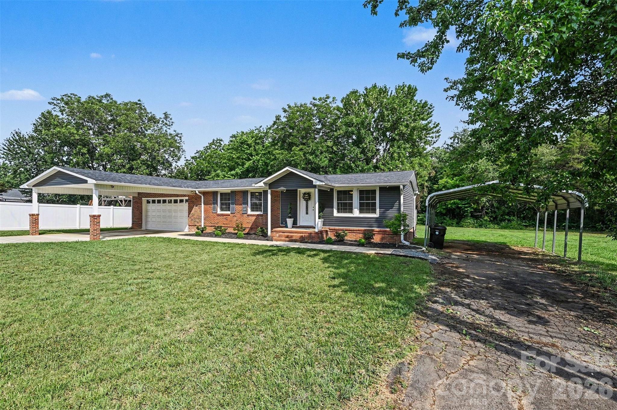 561 Primrose Lane Property Photo 2
