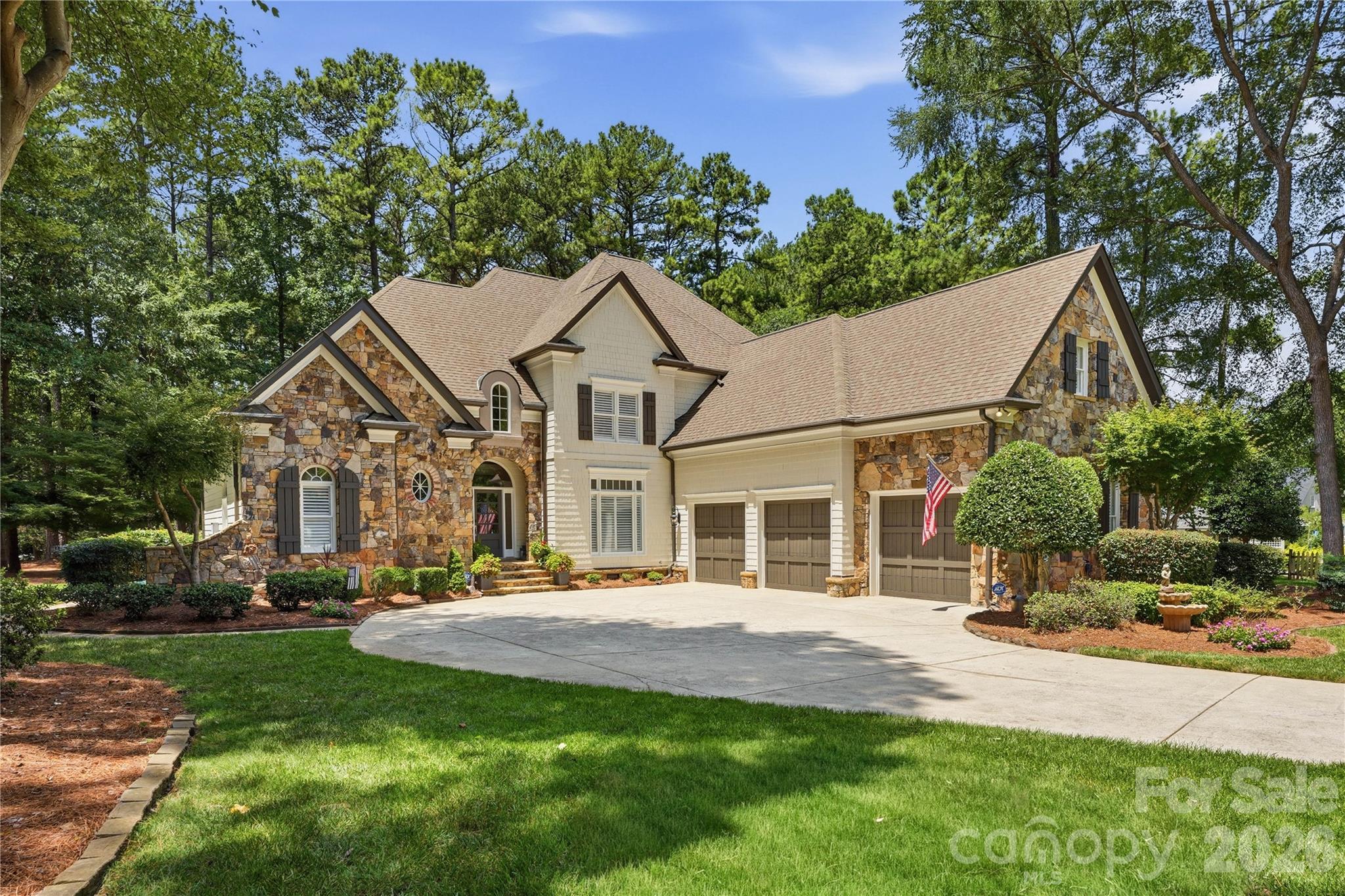 103 White Crest Court Property Photo 1