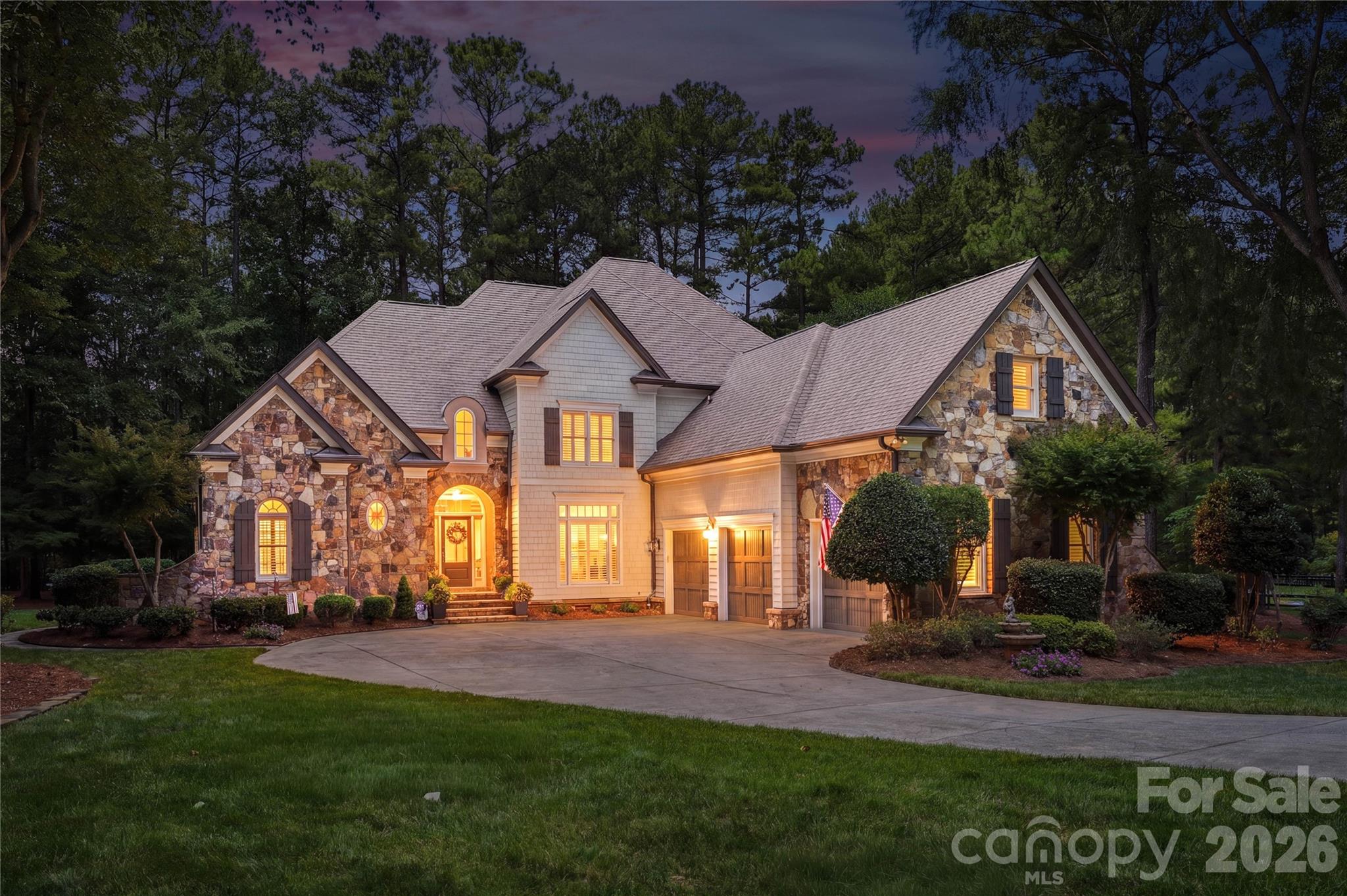 103 White Crest Court Property Photo 2