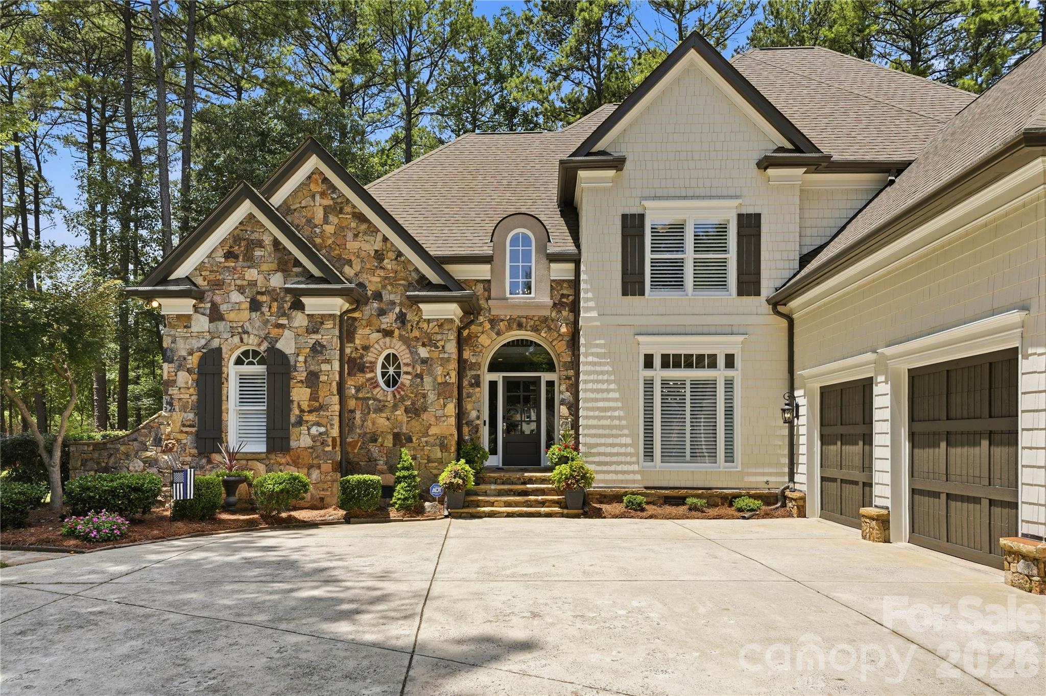 103 White Crest Court Property Photo 3