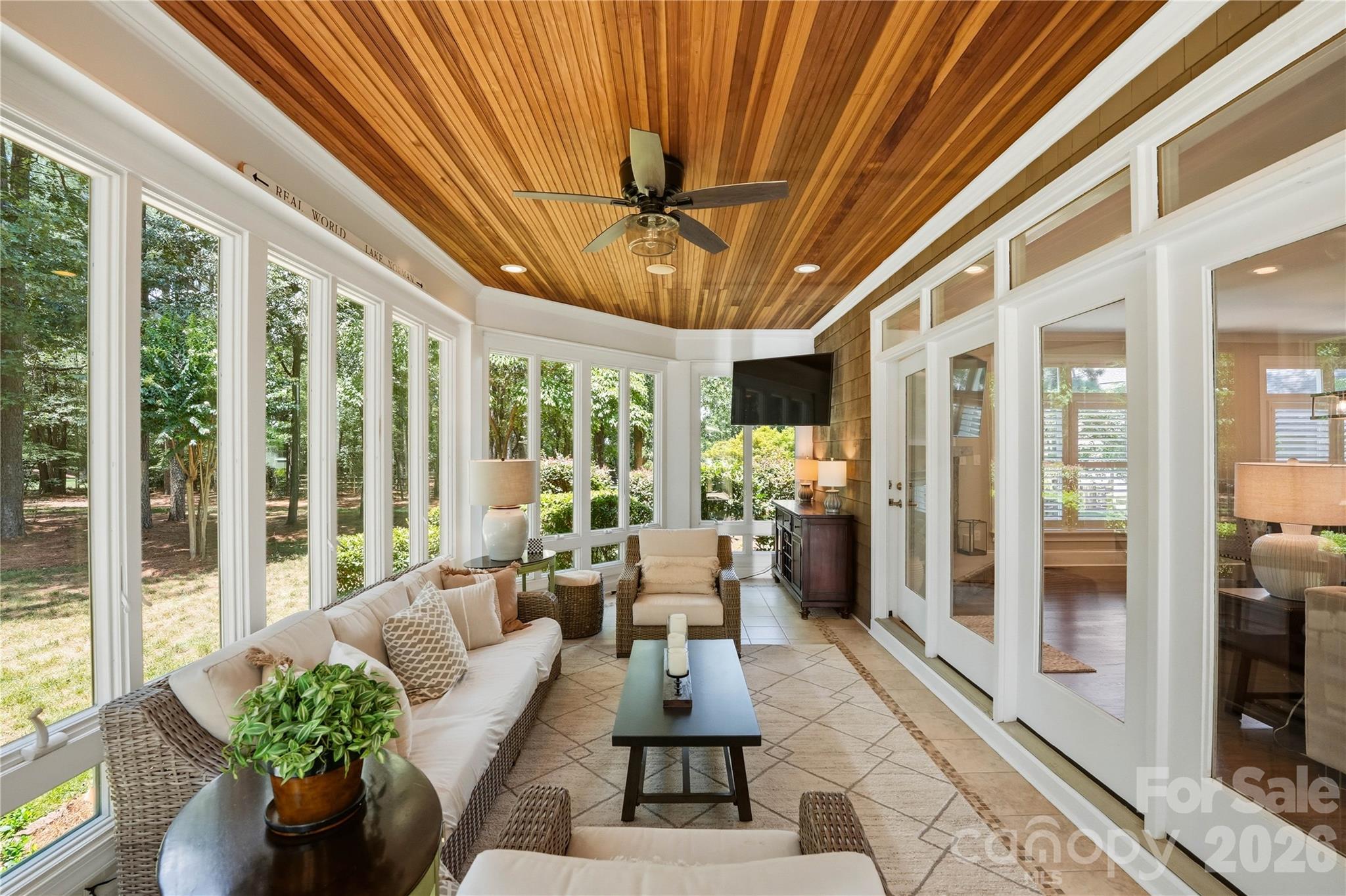 103 White Crest Court Property Photo 41