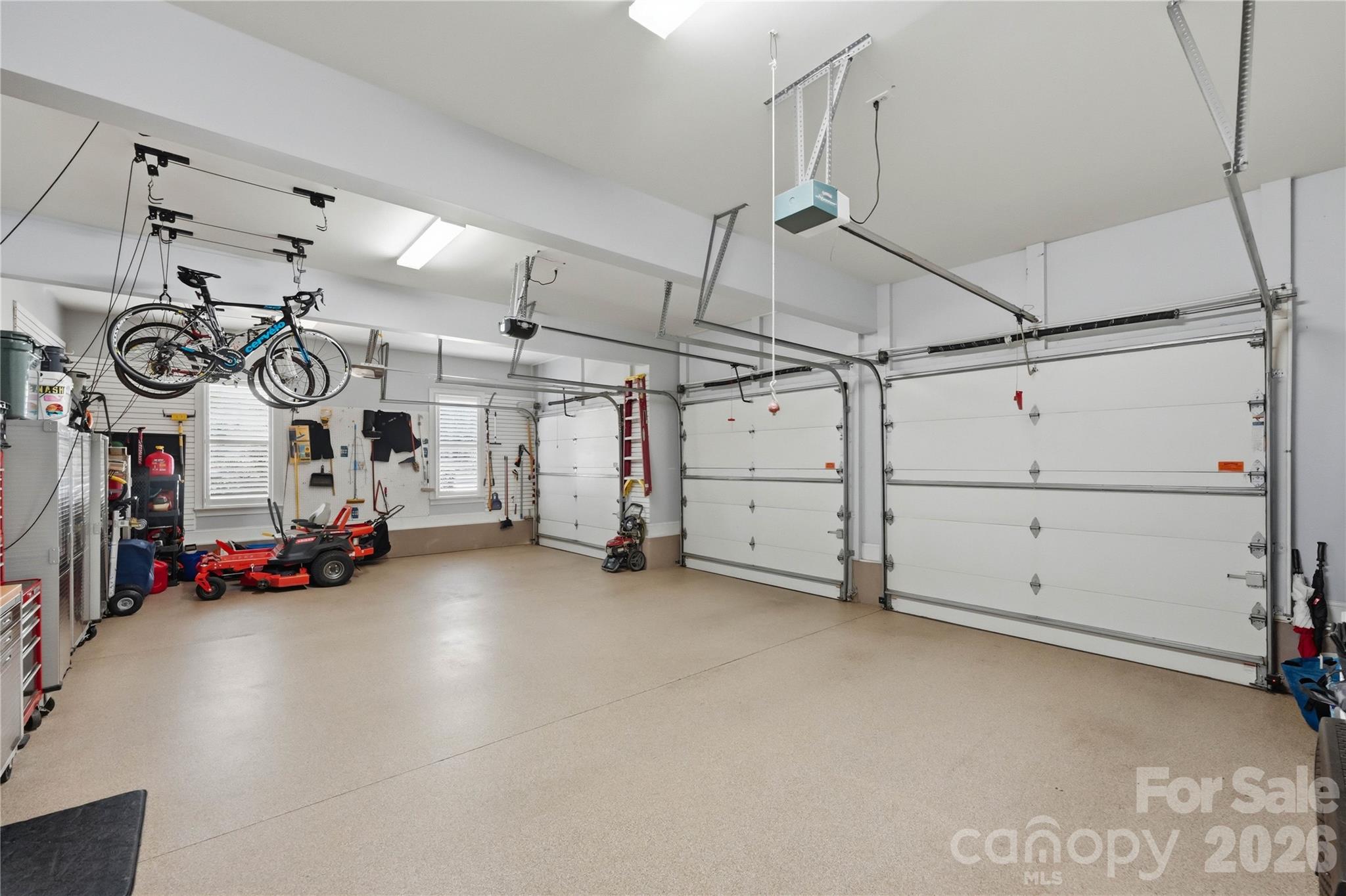 103 White Crest Court Property Photo 43