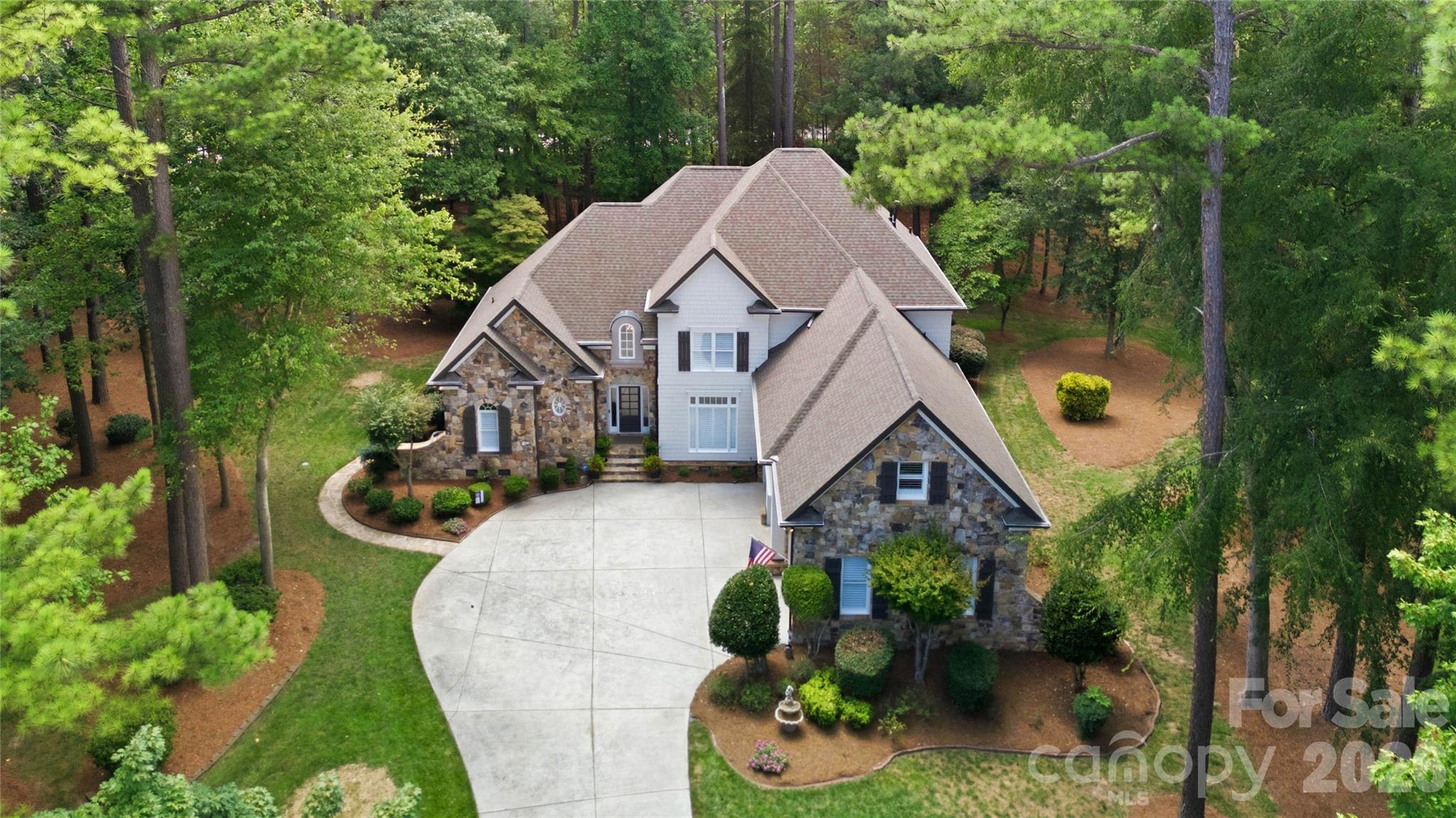 103 White Crest Court Property Photo 44