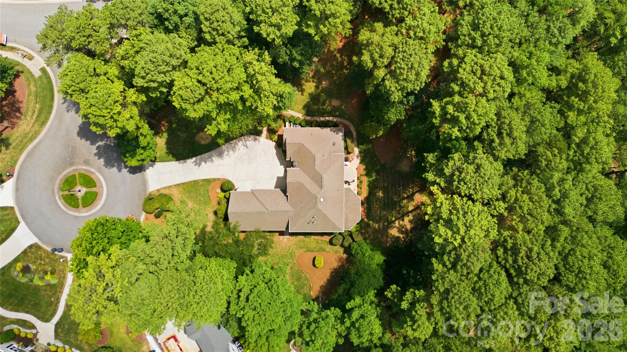 103 White Crest Court Property Photo 45