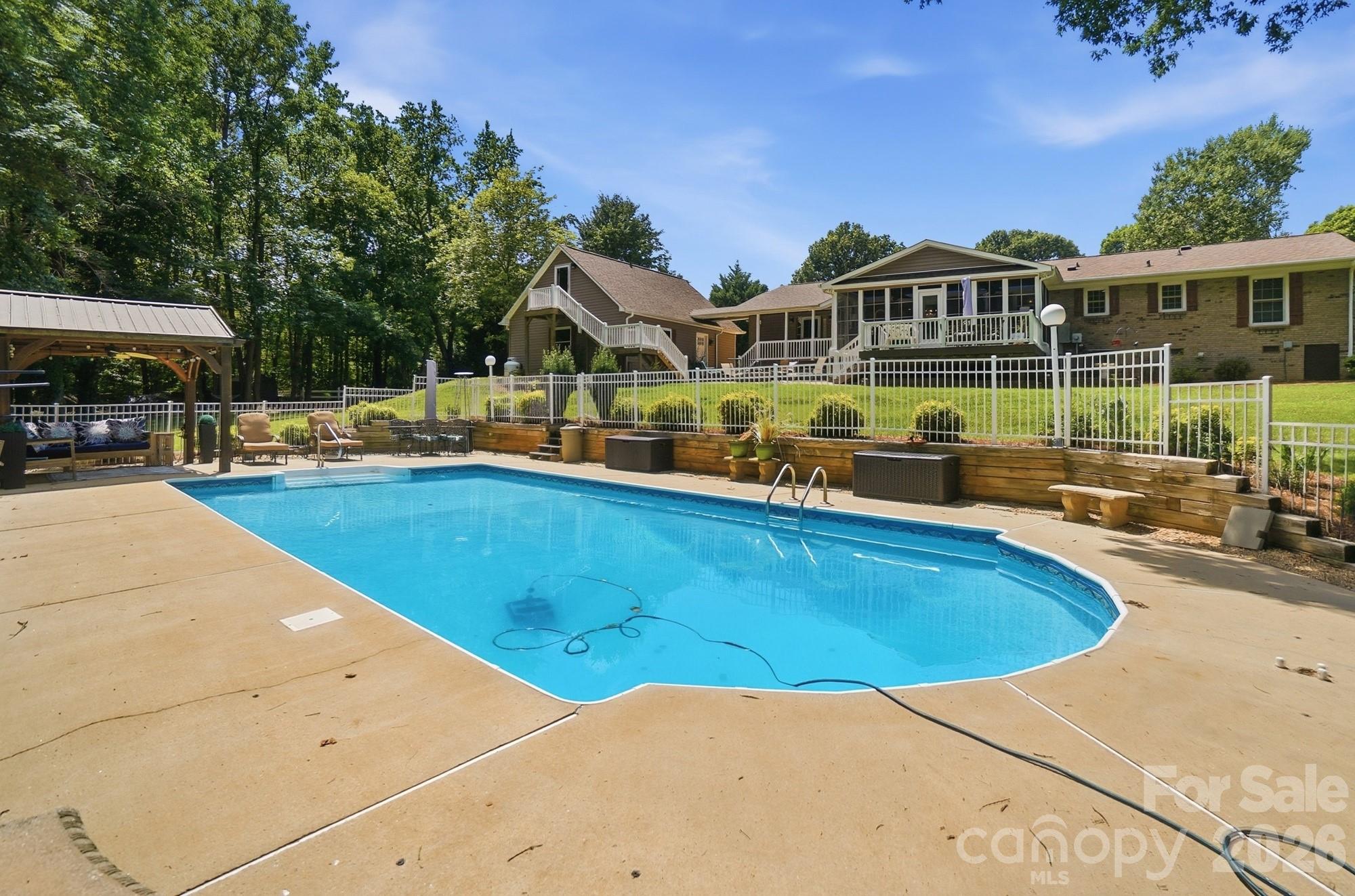 107 Mistywood Drive Property Photo 40