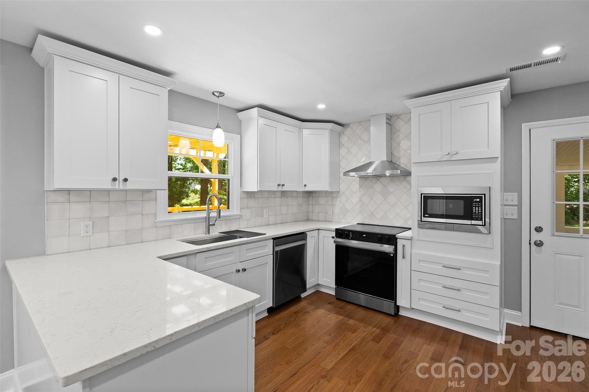 840 Marions Country Lane Property Photo 7