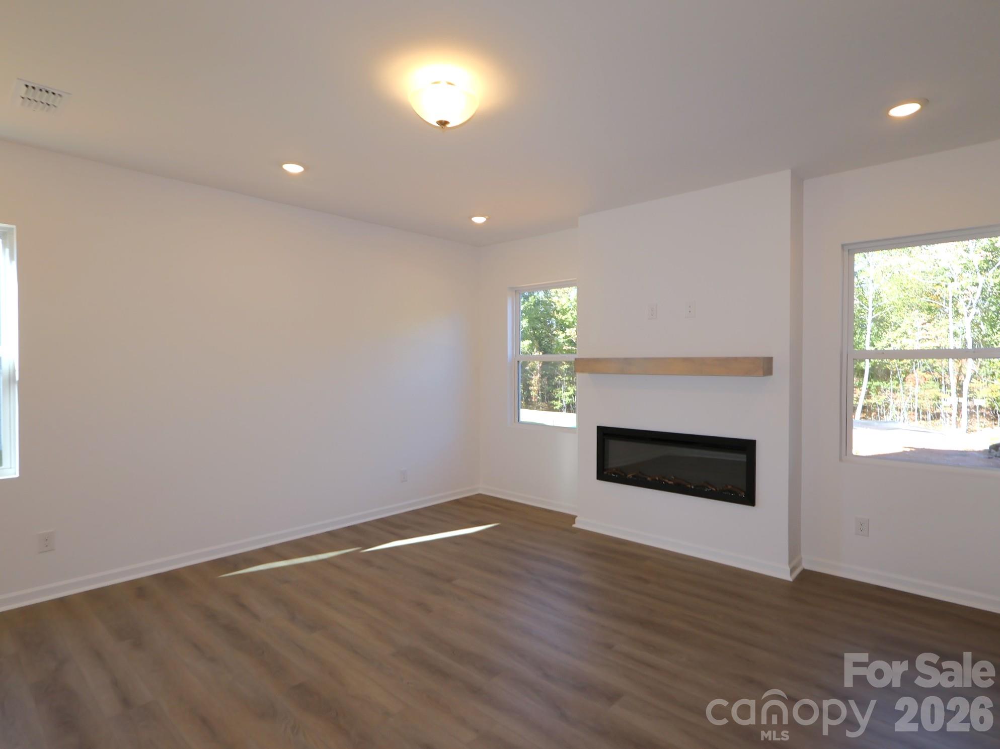246 Amber Glen Drive Property Photo 7