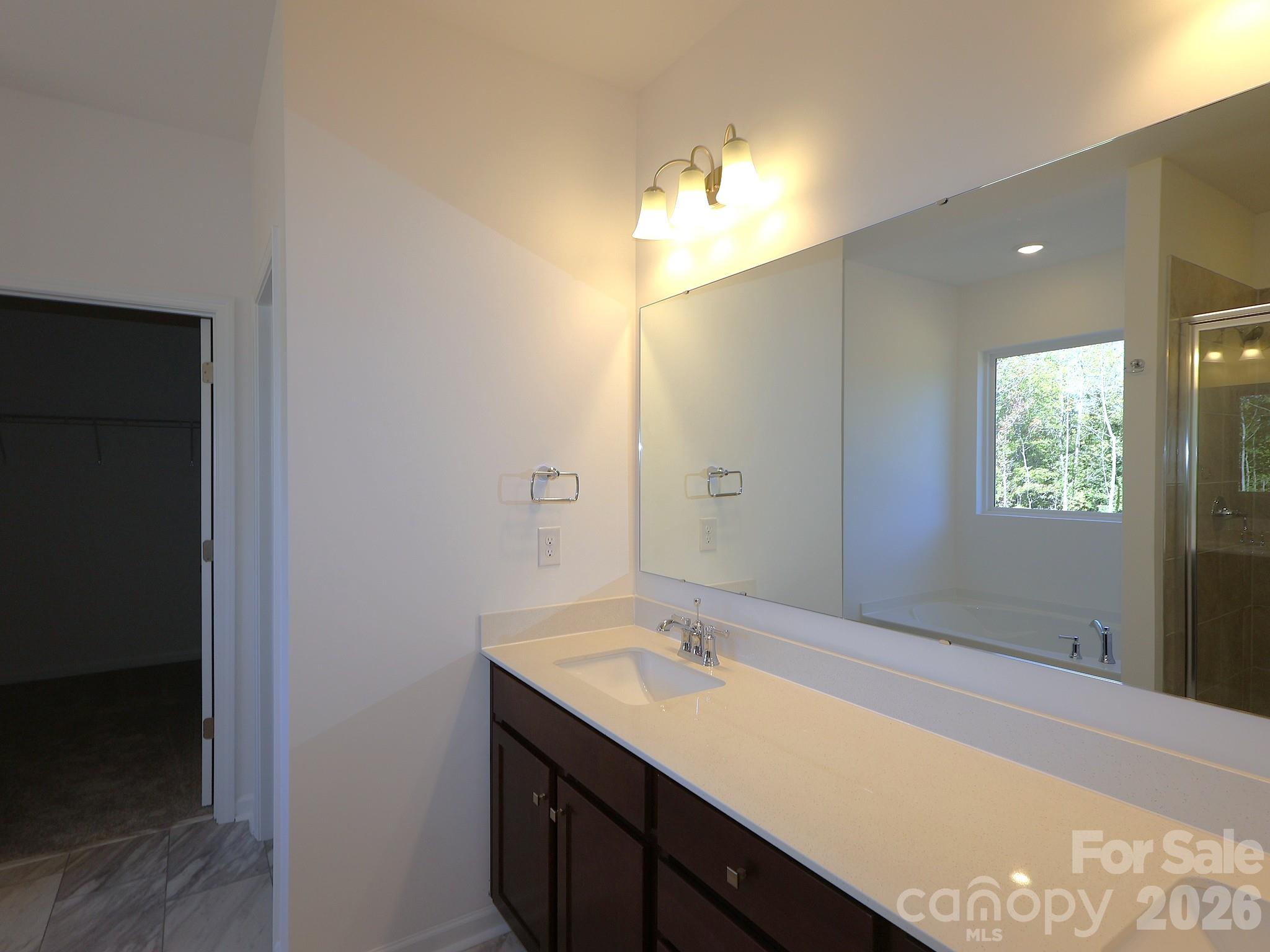 246 Amber Glen Drive Property Photo 16