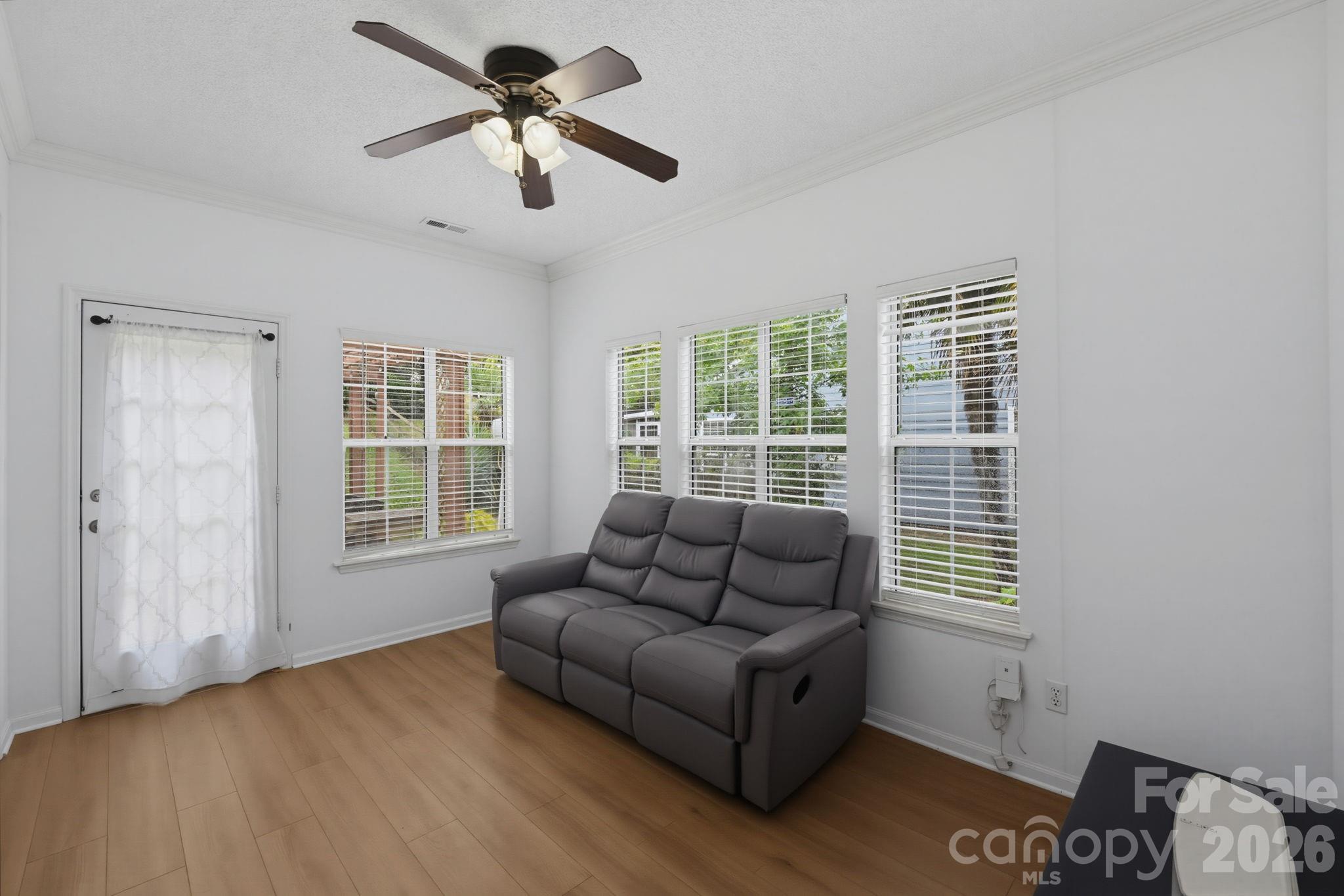 6813 Neuhoff Lane Property Photo 14