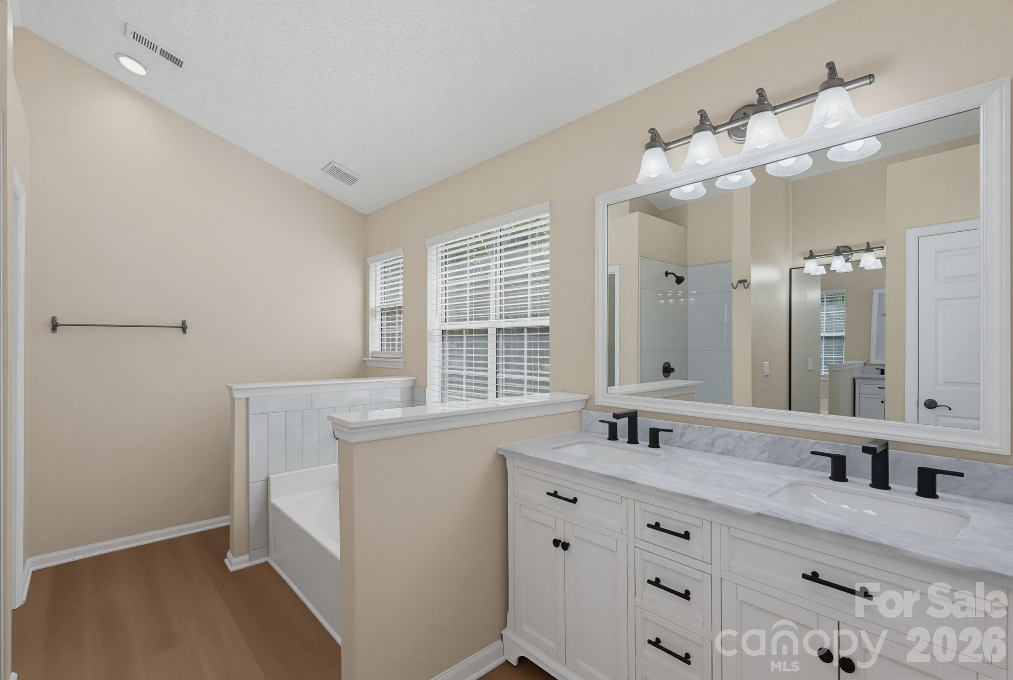 6813 Neuhoff Lane Property Photo 19