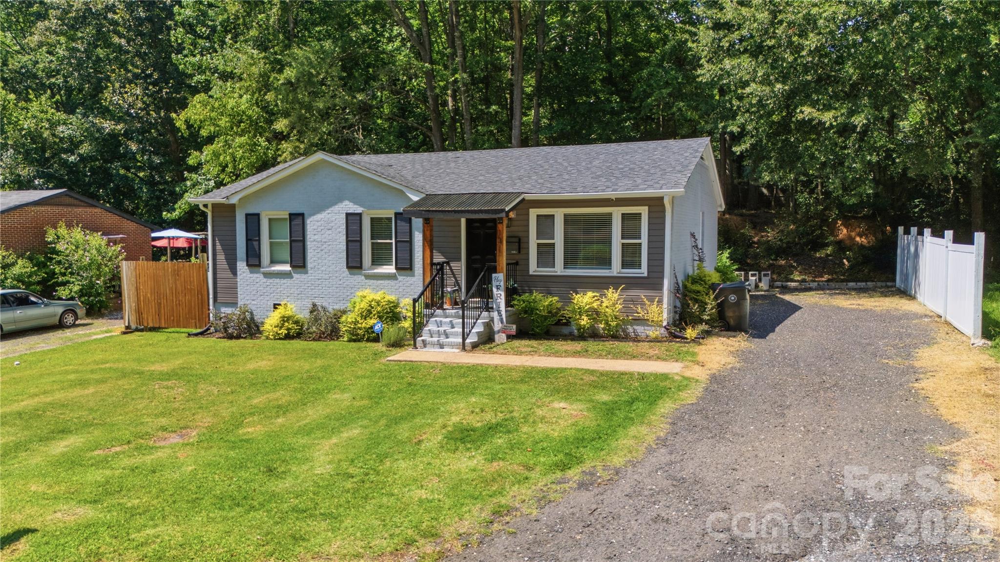 131 Hickory Lane Property Photo 2