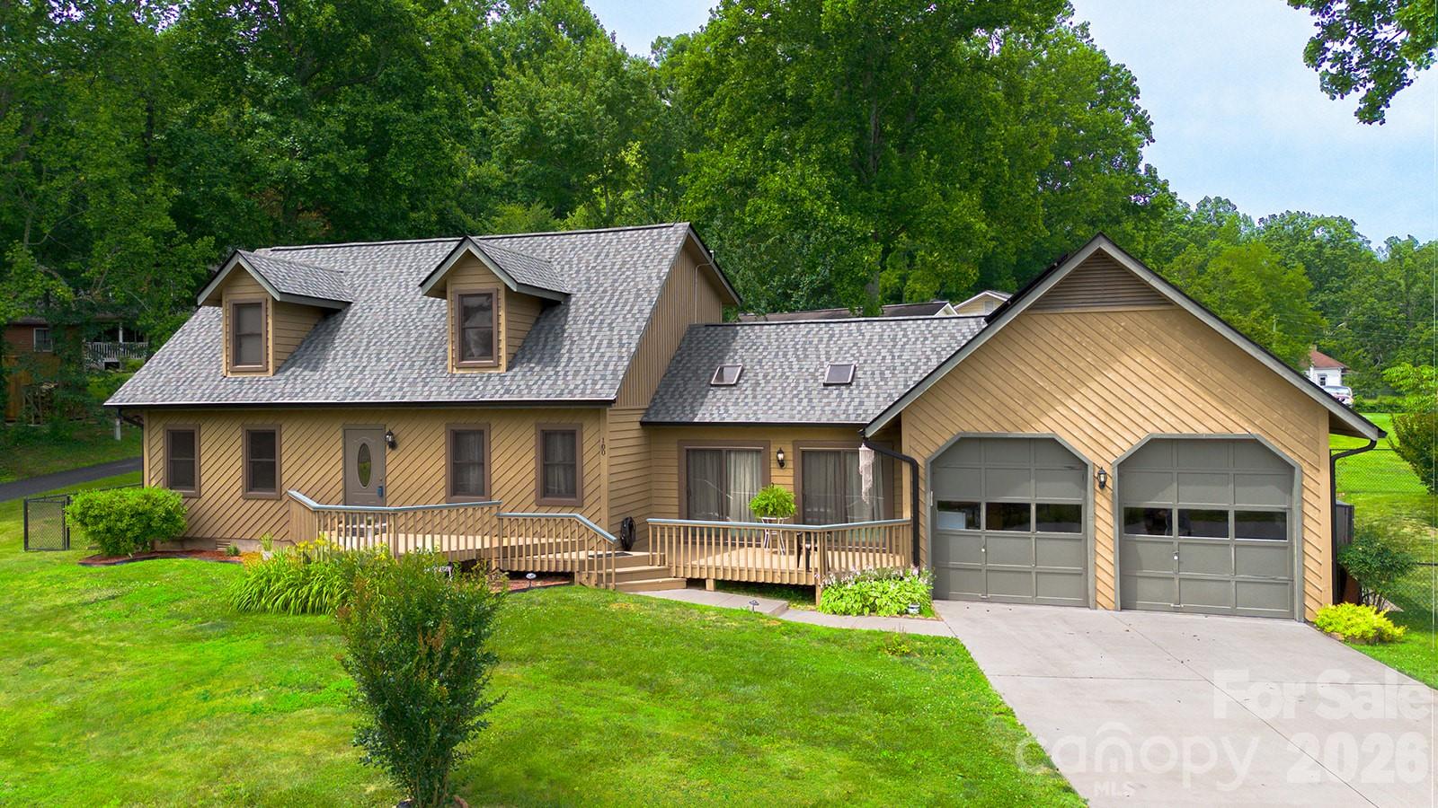 100 Forest Park Drive Property Photo 3