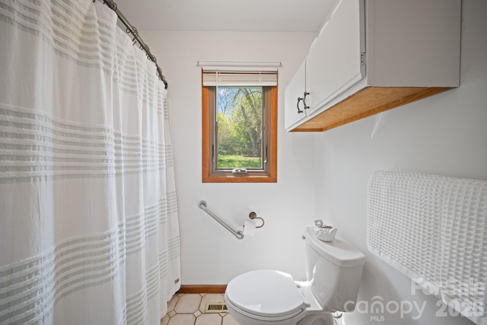 100 Forest Park Drive Property Photo 20