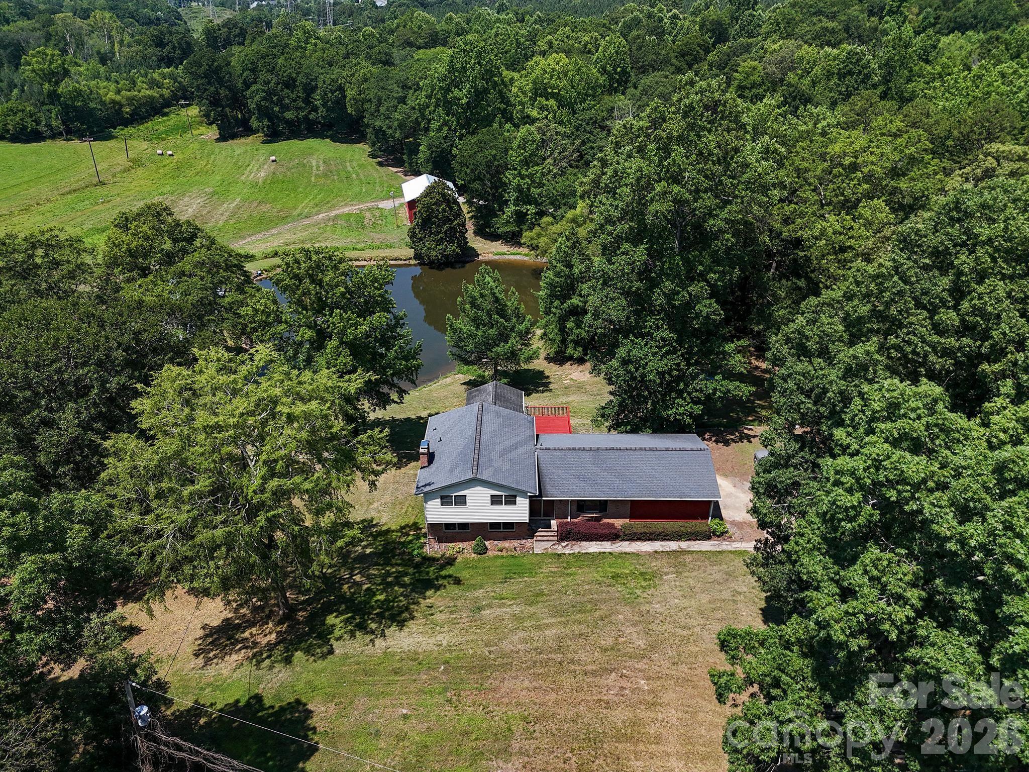 813 Robinson Clemmer Road Property Photo