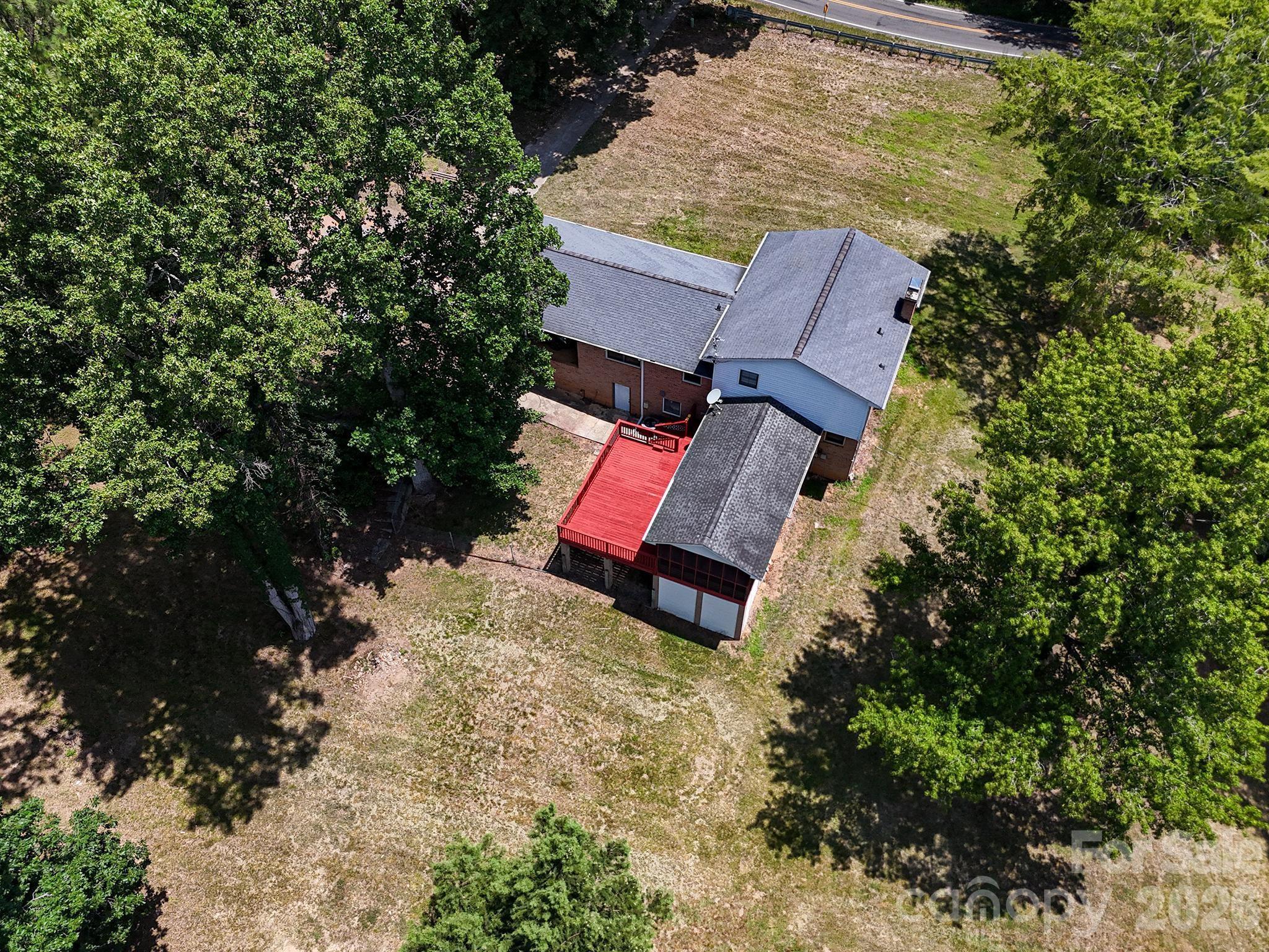 813 Robinson Clemmer Road Property Photo 6